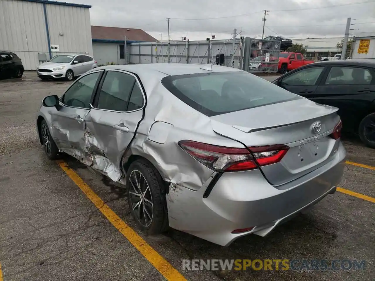 3 Photograph of a damaged car 4T1G11AK5MU586996 TOYOTA CAMRY 2021