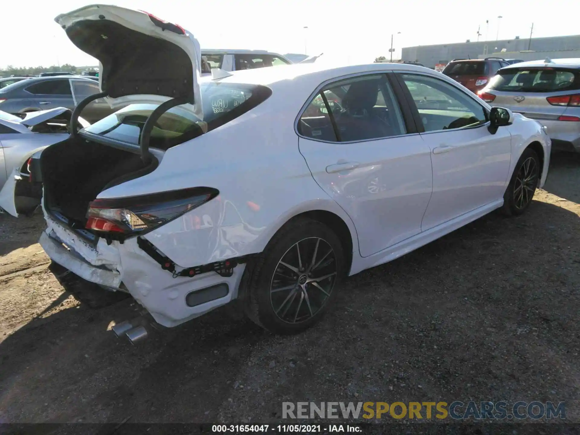 4 Photograph of a damaged car 4T1G11AK5MU587131 TOYOTA CAMRY 2021