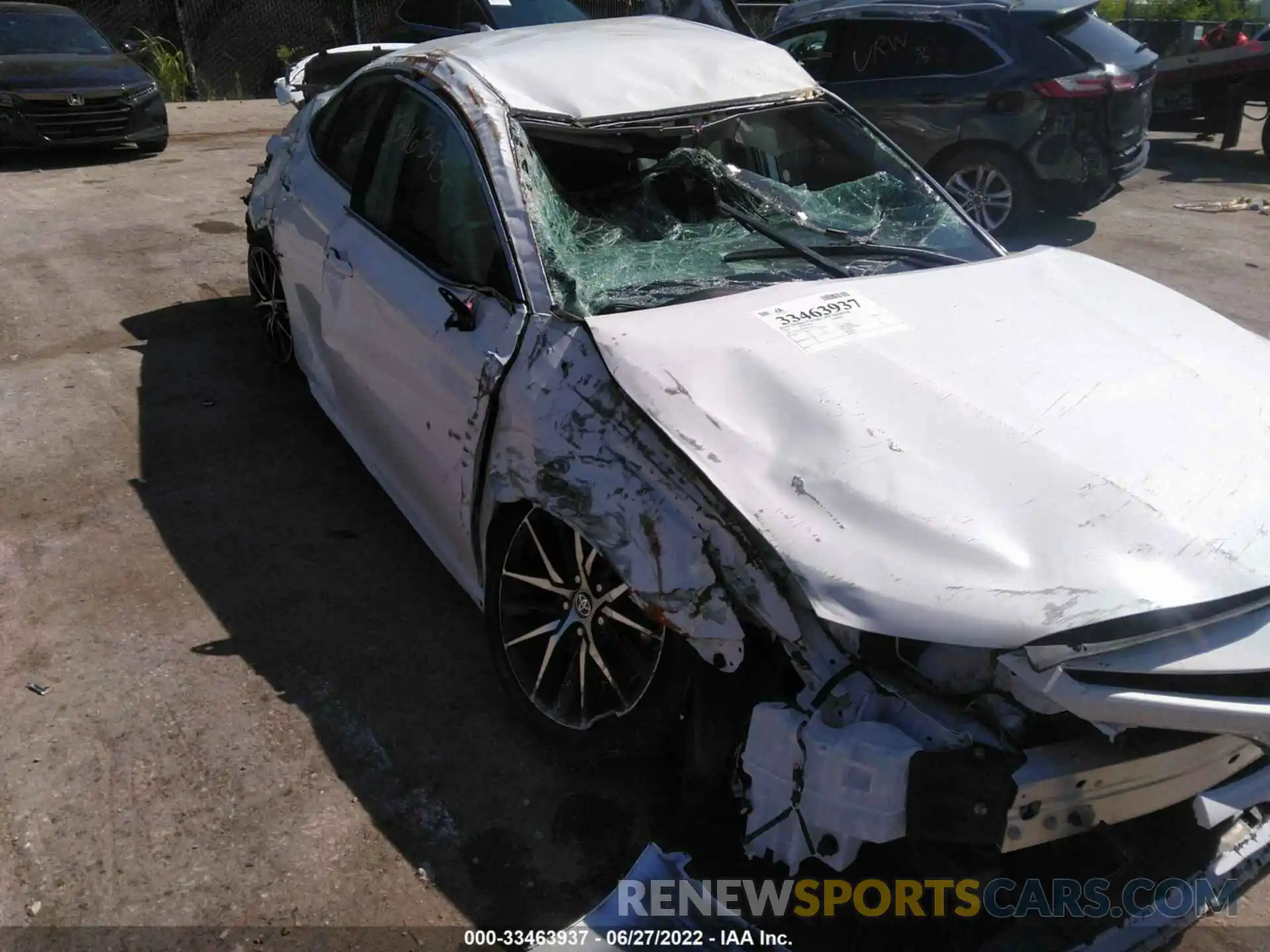 6 Photograph of a damaged car 4T1G11AK5MU587727 TOYOTA CAMRY 2021