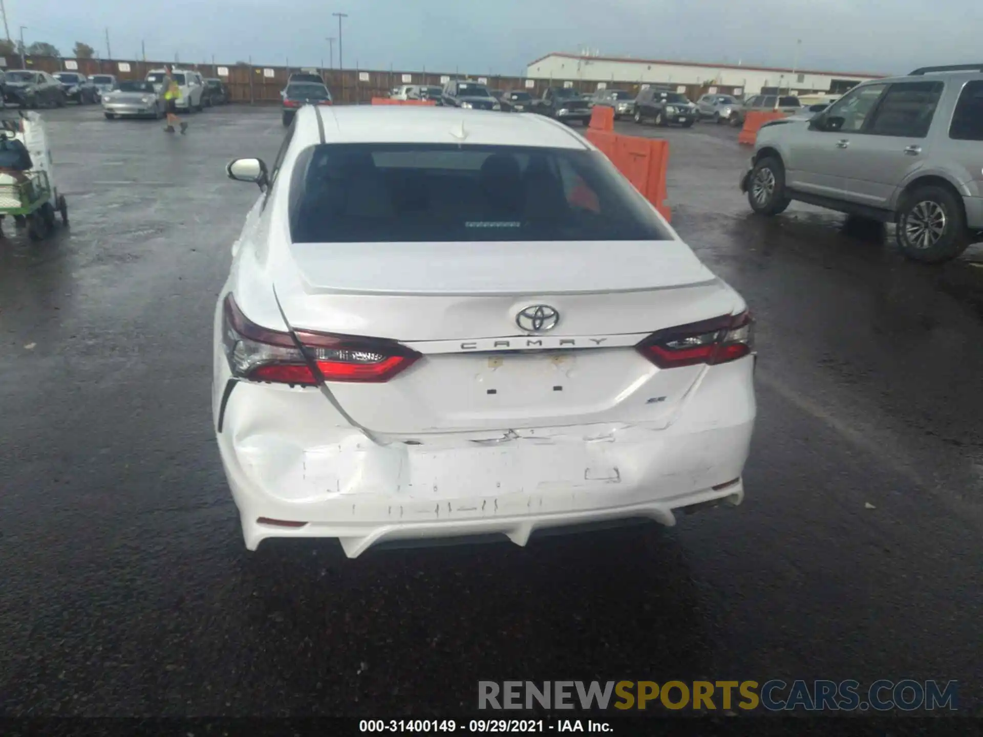 6 Photograph of a damaged car 4T1G11AK5MU588263 TOYOTA CAMRY 2021