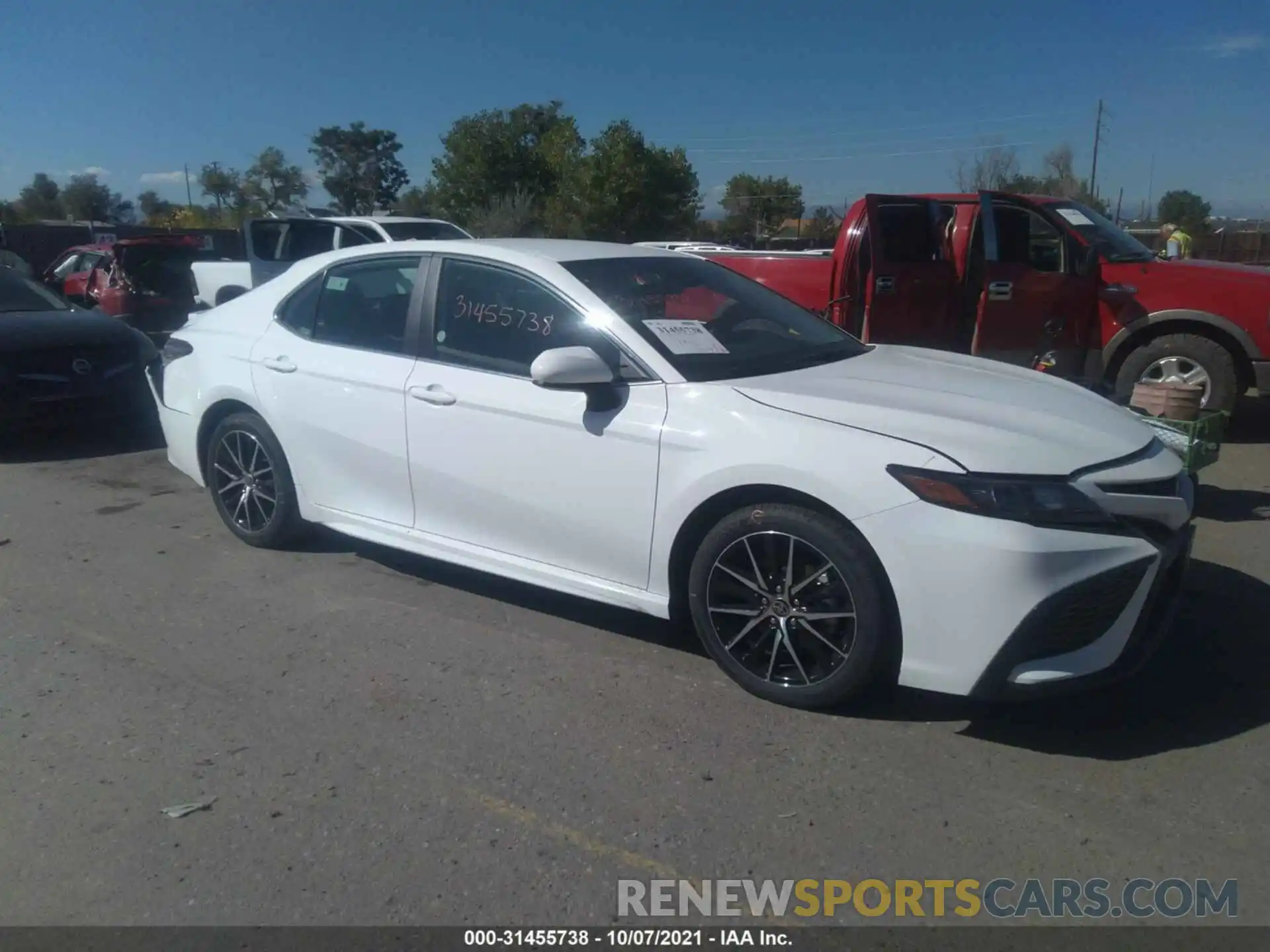 1 Photograph of a damaged car 4T1G11AK5MU588893 TOYOTA CAMRY 2021