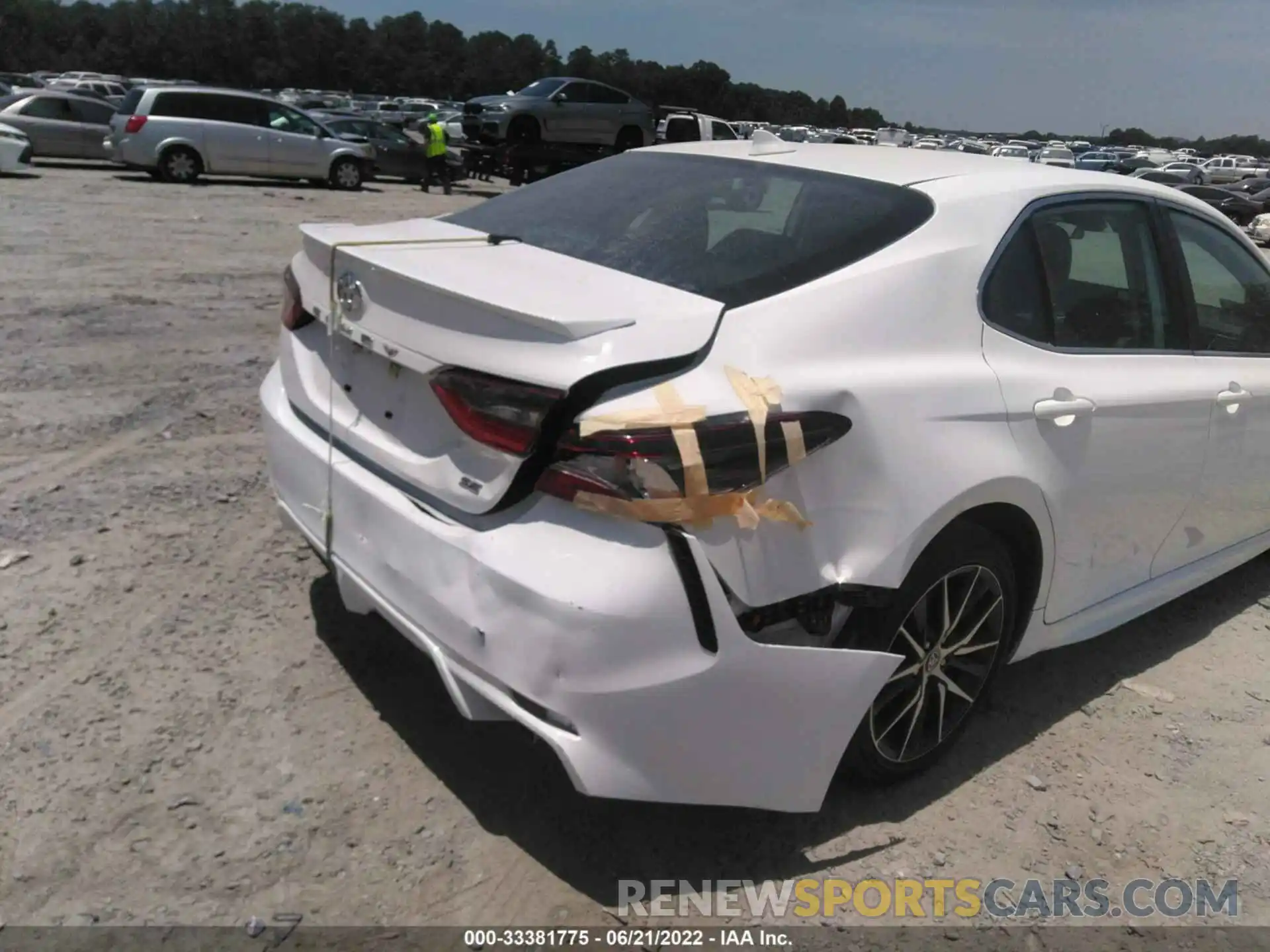 6 Photograph of a damaged car 4T1G11AK5MU589770 TOYOTA CAMRY 2021