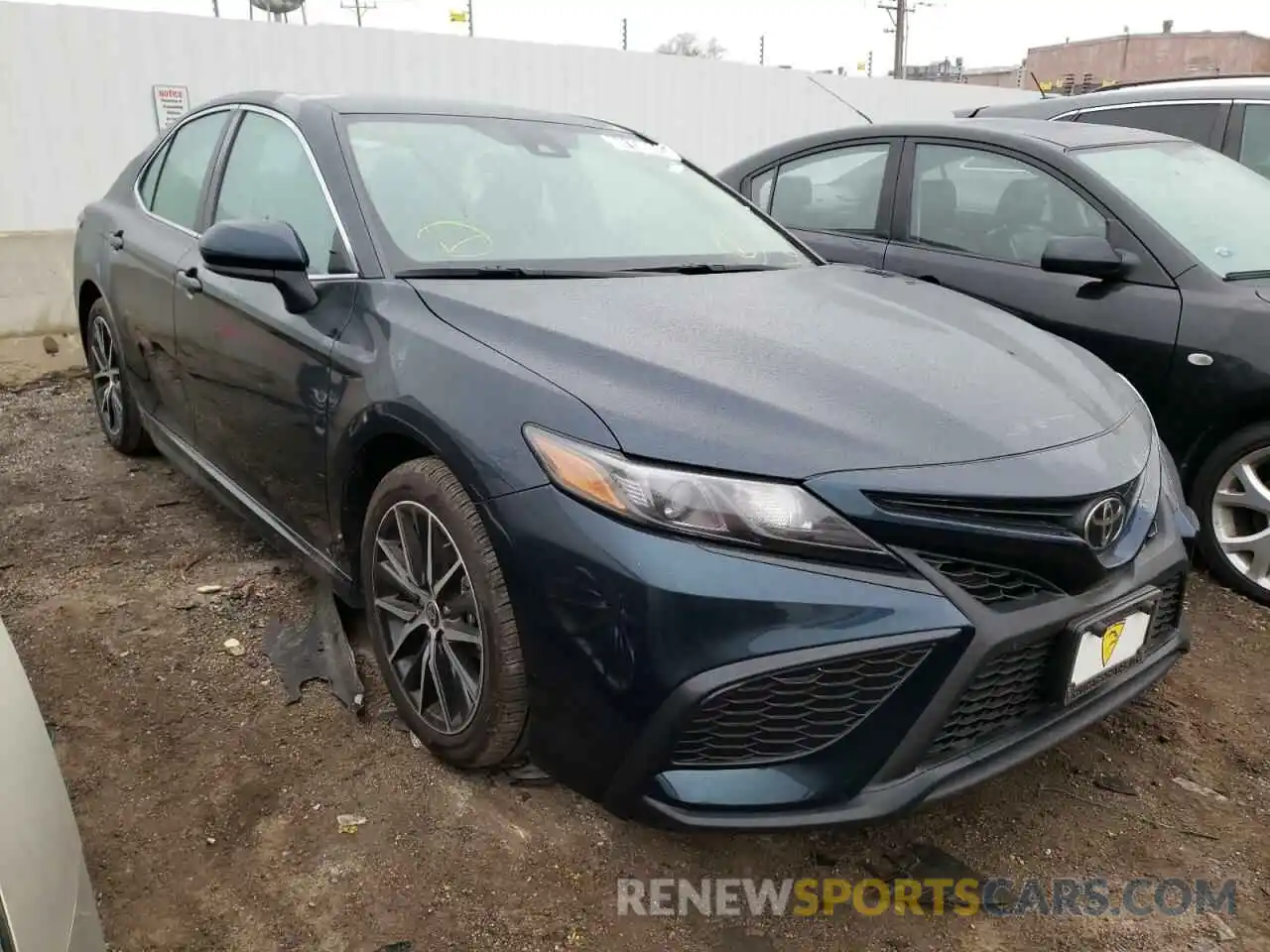 1 Photograph of a damaged car 4T1G11AK5MU599991 TOYOTA CAMRY 2021