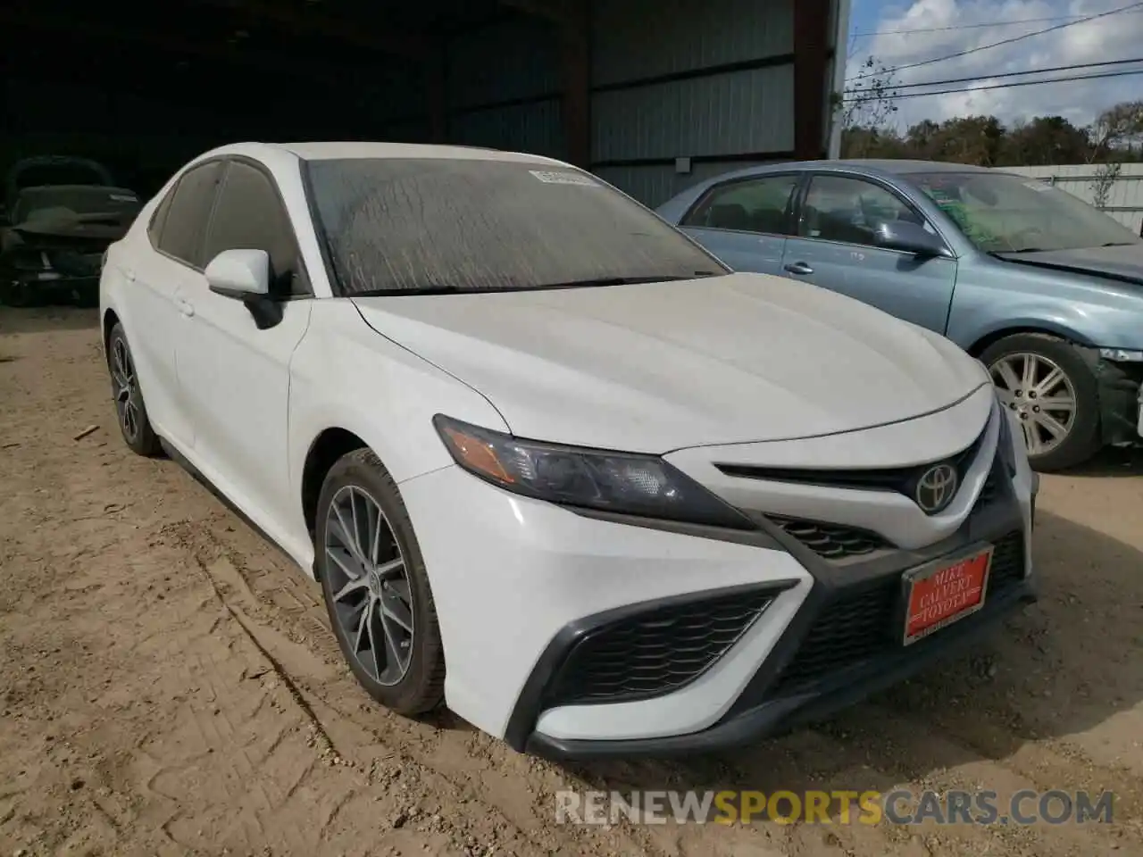 1 Photograph of a damaged car 4T1G11AK5MU613176 TOYOTA CAMRY 2021