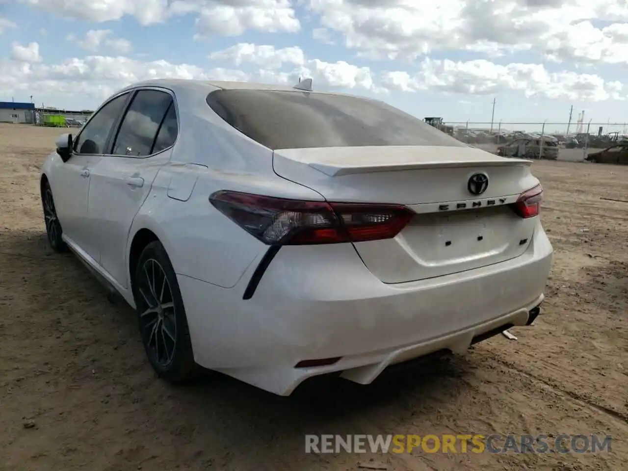 3 Photograph of a damaged car 4T1G11AK5MU613176 TOYOTA CAMRY 2021