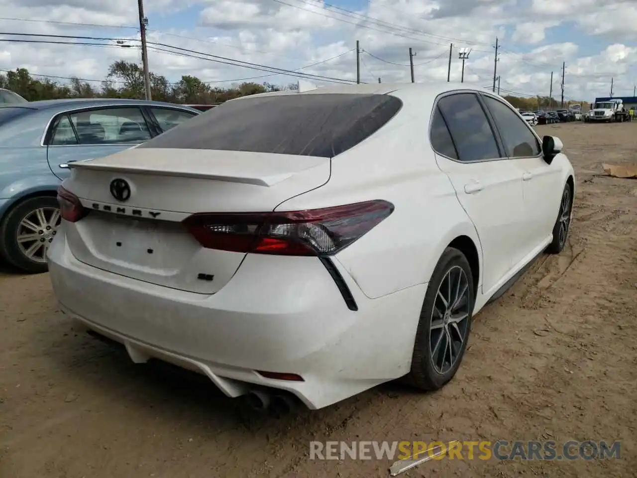 4 Photograph of a damaged car 4T1G11AK5MU613176 TOYOTA CAMRY 2021