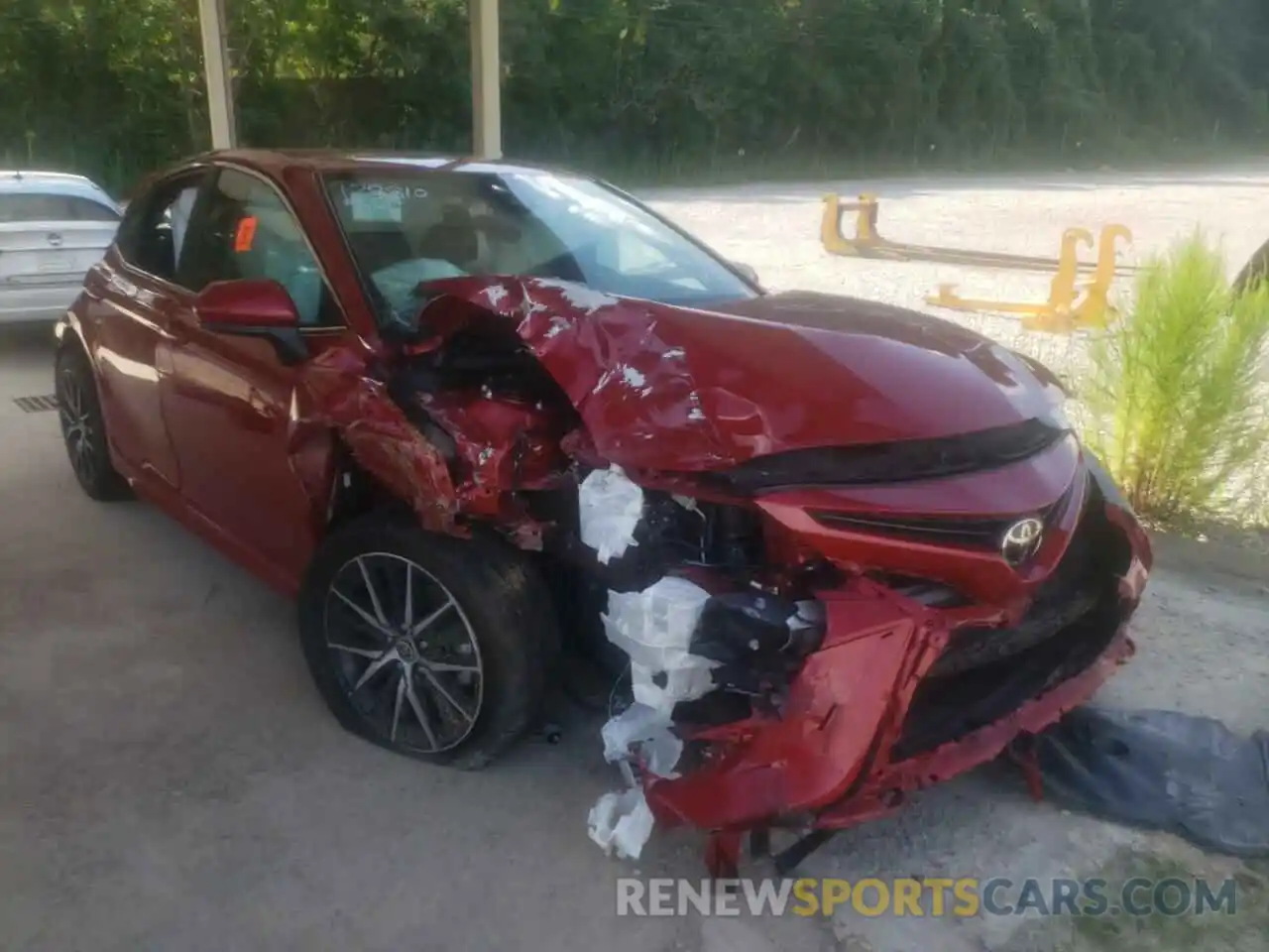 1 Photograph of a damaged car 4T1G11AK6MU410278 TOYOTA CAMRY 2021