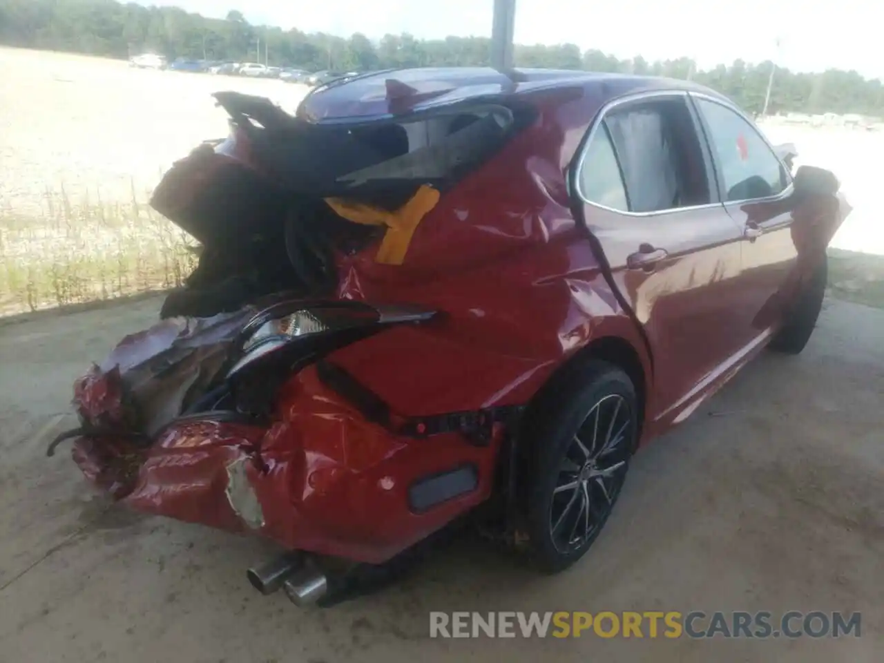 4 Photograph of a damaged car 4T1G11AK6MU410278 TOYOTA CAMRY 2021