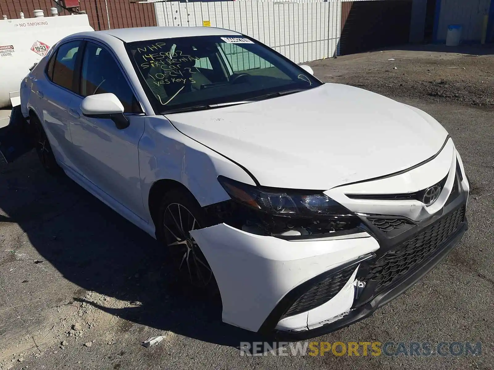 1 Photograph of a damaged car 4T1G11AK6MU420440 TOYOTA CAMRY 2021