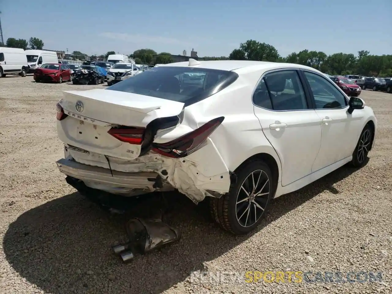 4 Photograph of a damaged car 4T1G11AK6MU432572 TOYOTA CAMRY 2021