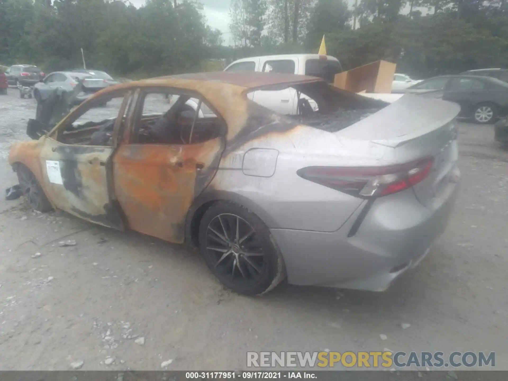 3 Photograph of a damaged car 4T1G11AK6MU435102 TOYOTA CAMRY 2021