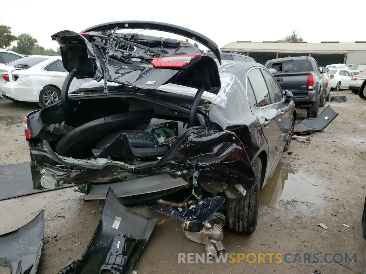 4 Photograph of a damaged car 4T1G11AK6MU442745 TOYOTA CAMRY 2021