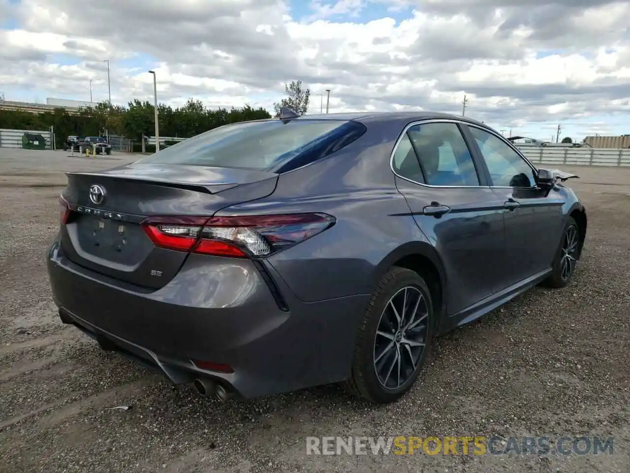 4 Photograph of a damaged car 4T1G11AK6MU446973 TOYOTA CAMRY 2021