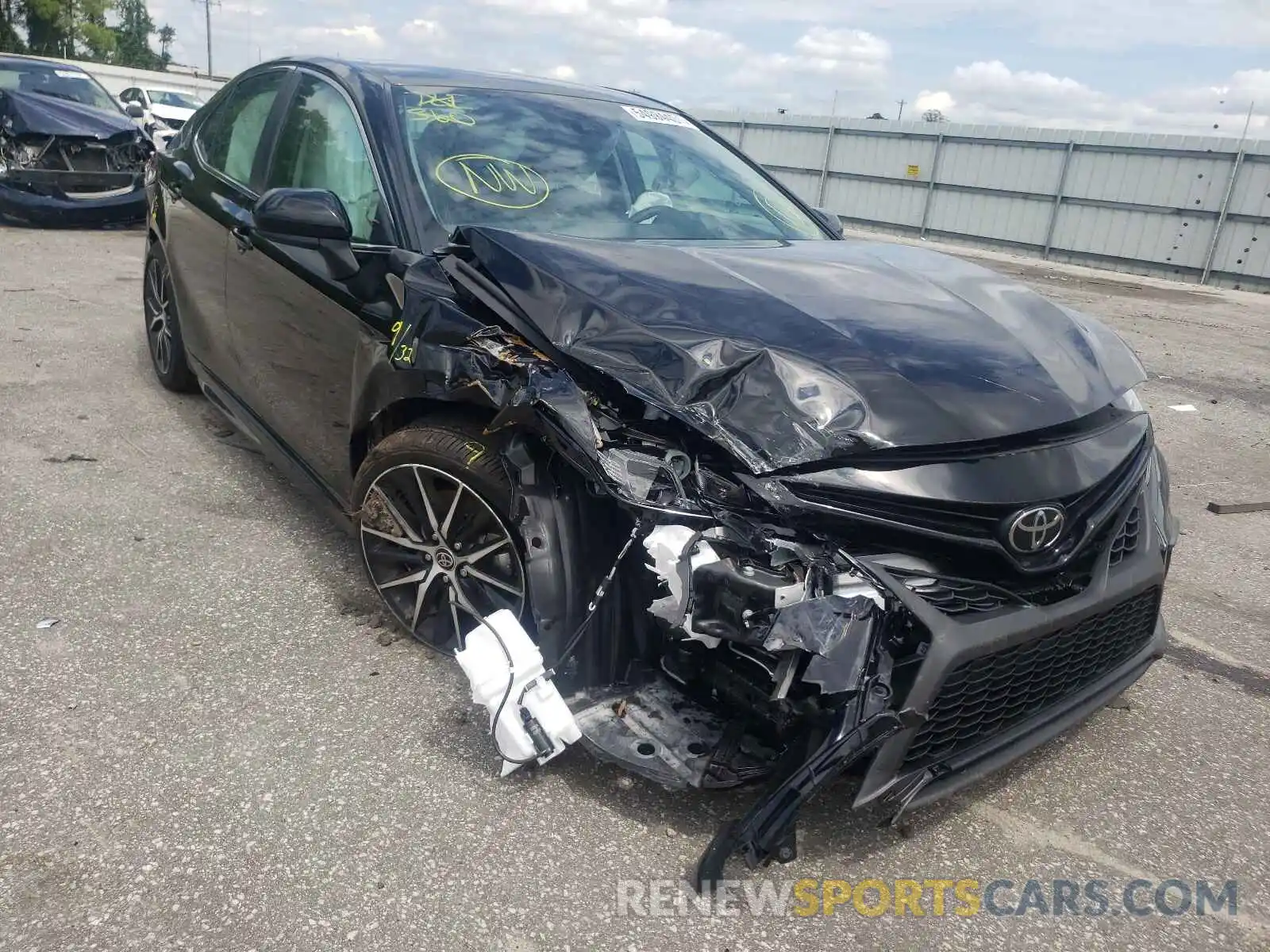 1 Photograph of a damaged car 4T1G11AK6MU462574 TOYOTA CAMRY 2021