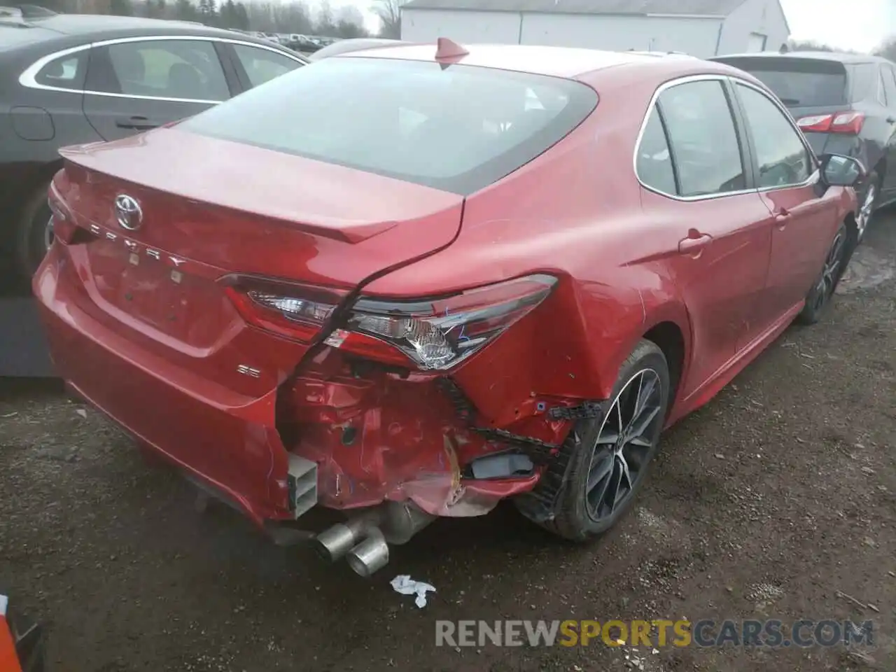 4 Photograph of a damaged car 4T1G11AK6MU472537 TOYOTA CAMRY 2021