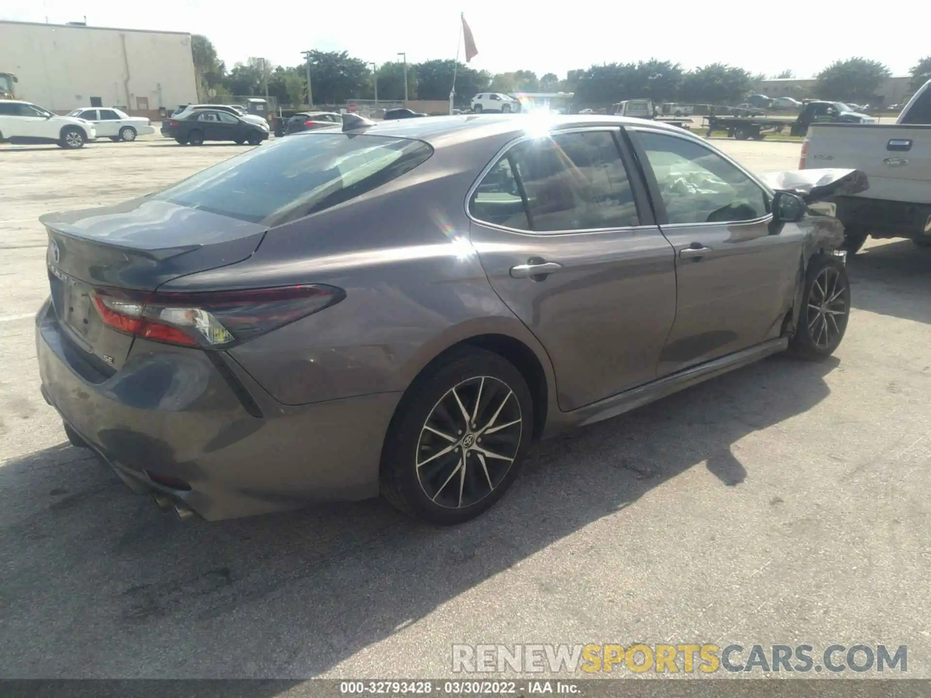 4 Photograph of a damaged car 4T1G11AK6MU476927 TOYOTA CAMRY 2021