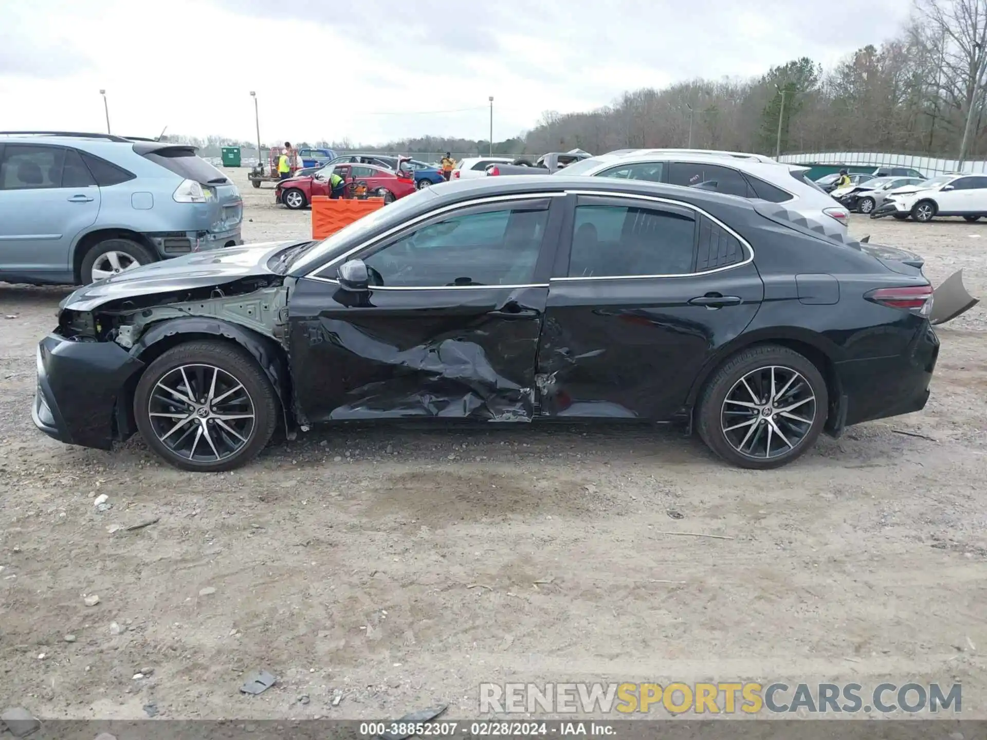 15 Photograph of a damaged car 4T1G11AK6MU489841 TOYOTA CAMRY 2021