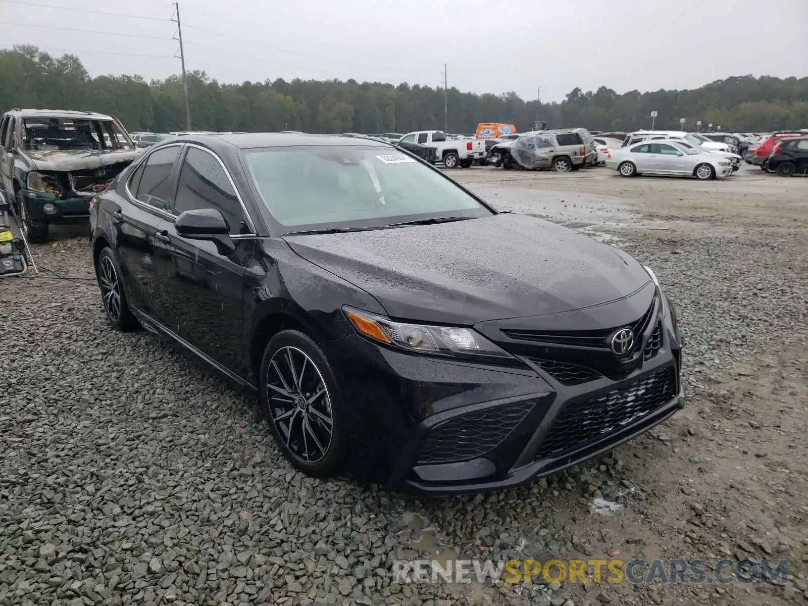 1 Photograph of a damaged car 4T1G11AK6MU490732 TOYOTA CAMRY 2021