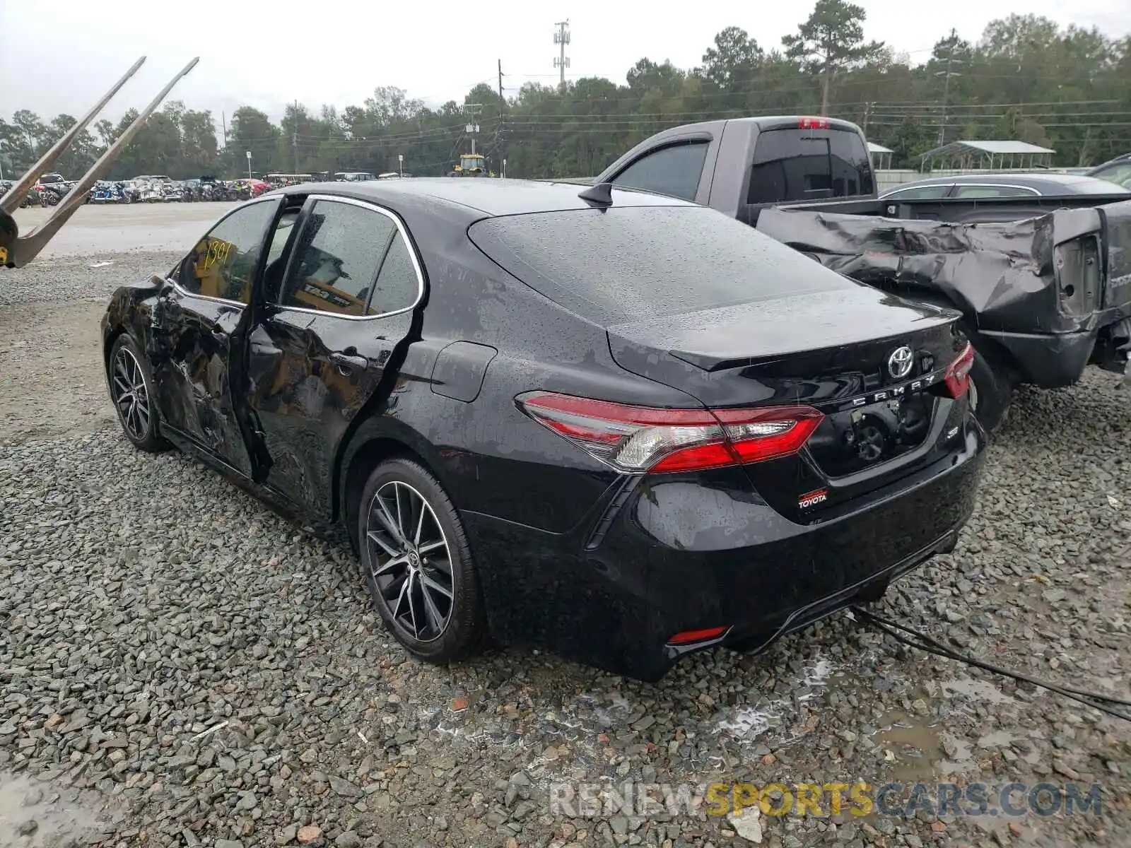 3 Photograph of a damaged car 4T1G11AK6MU490732 TOYOTA CAMRY 2021