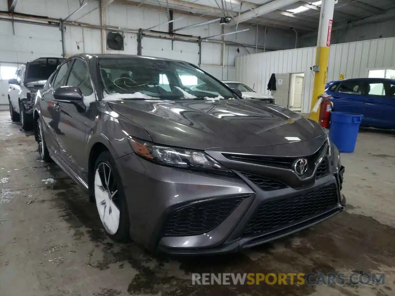 1 Photograph of a damaged car 4T1G11AK6MU497406 TOYOTA CAMRY 2021