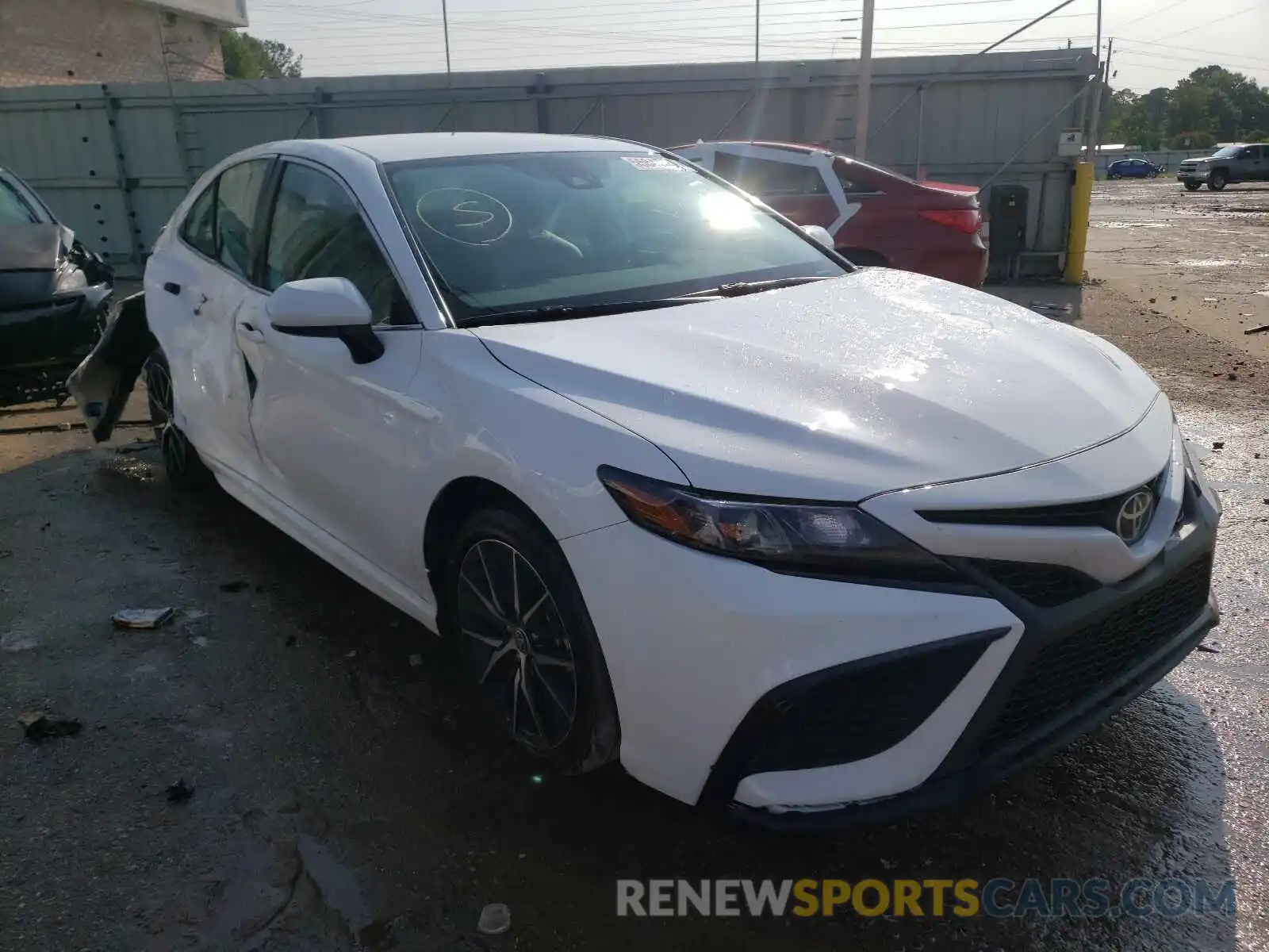 1 Photograph of a damaged car 4T1G11AK6MU514608 TOYOTA CAMRY 2021