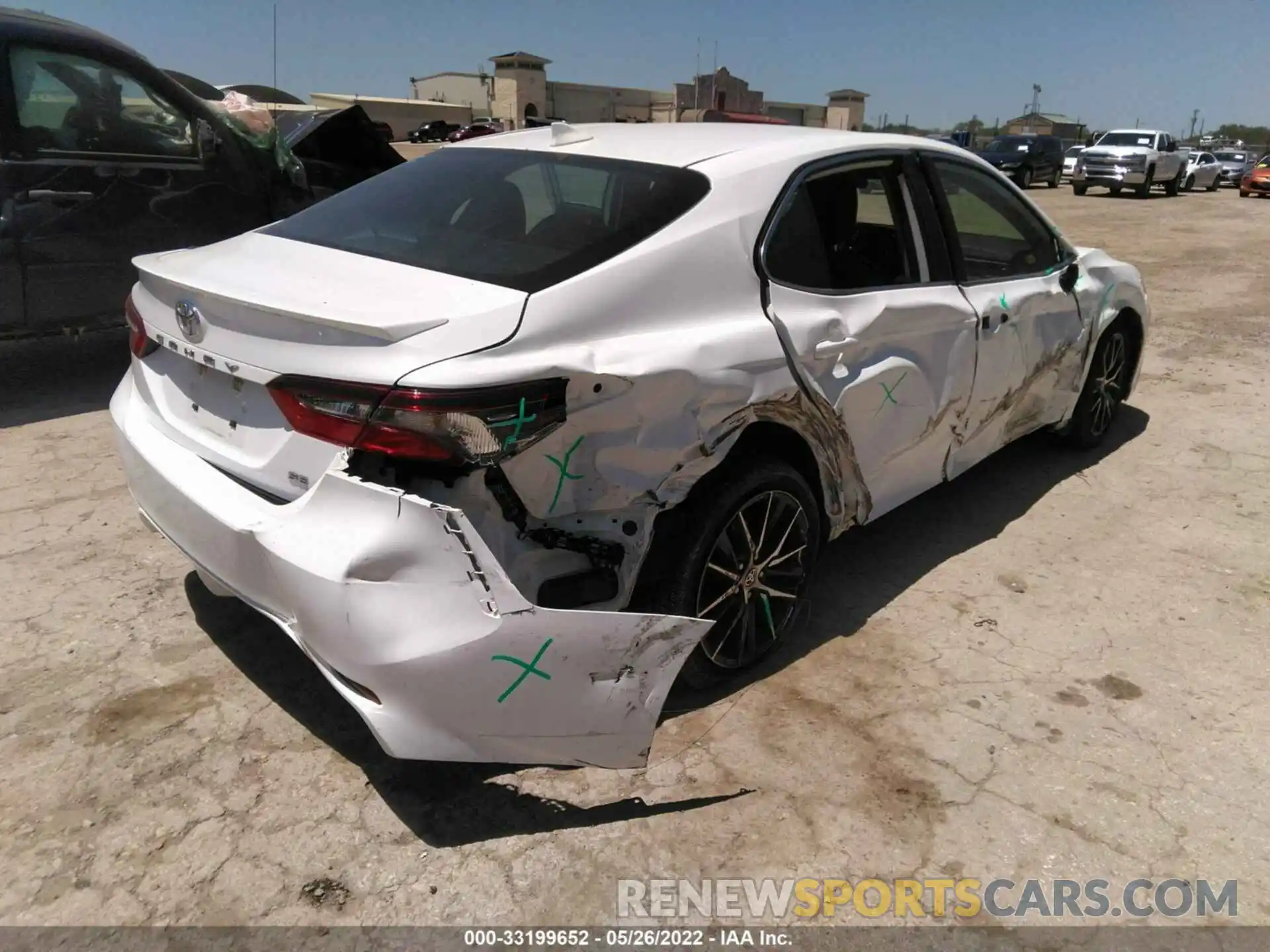 4 Photograph of a damaged car 4T1G11AK6MU516374 TOYOTA CAMRY 2021