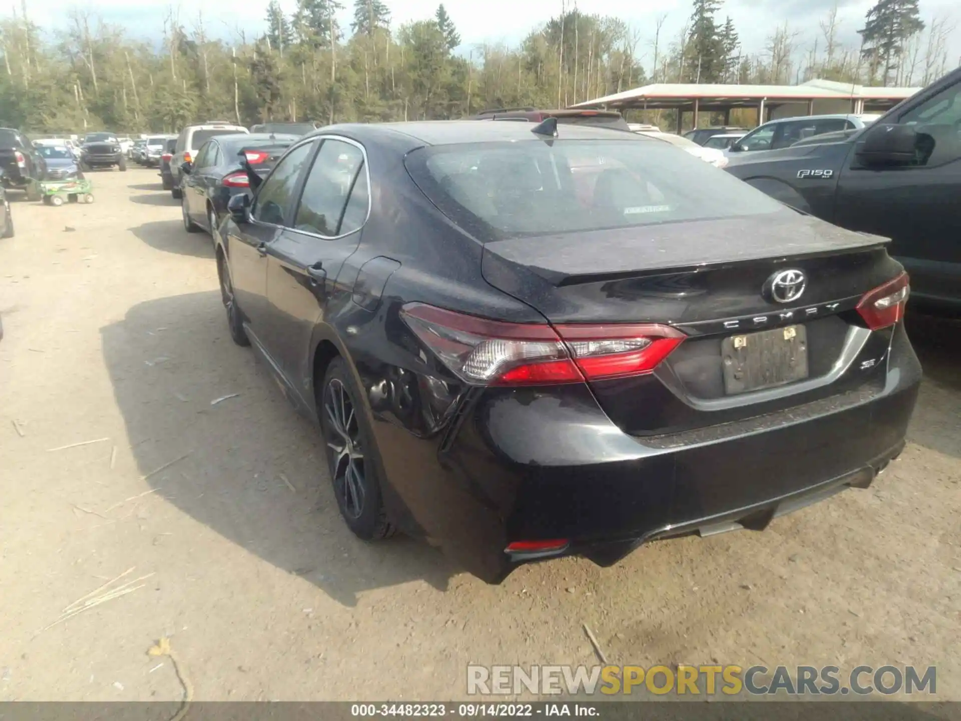 3 Photograph of a damaged car 4T1G11AK6MU520442 TOYOTA CAMRY 2021