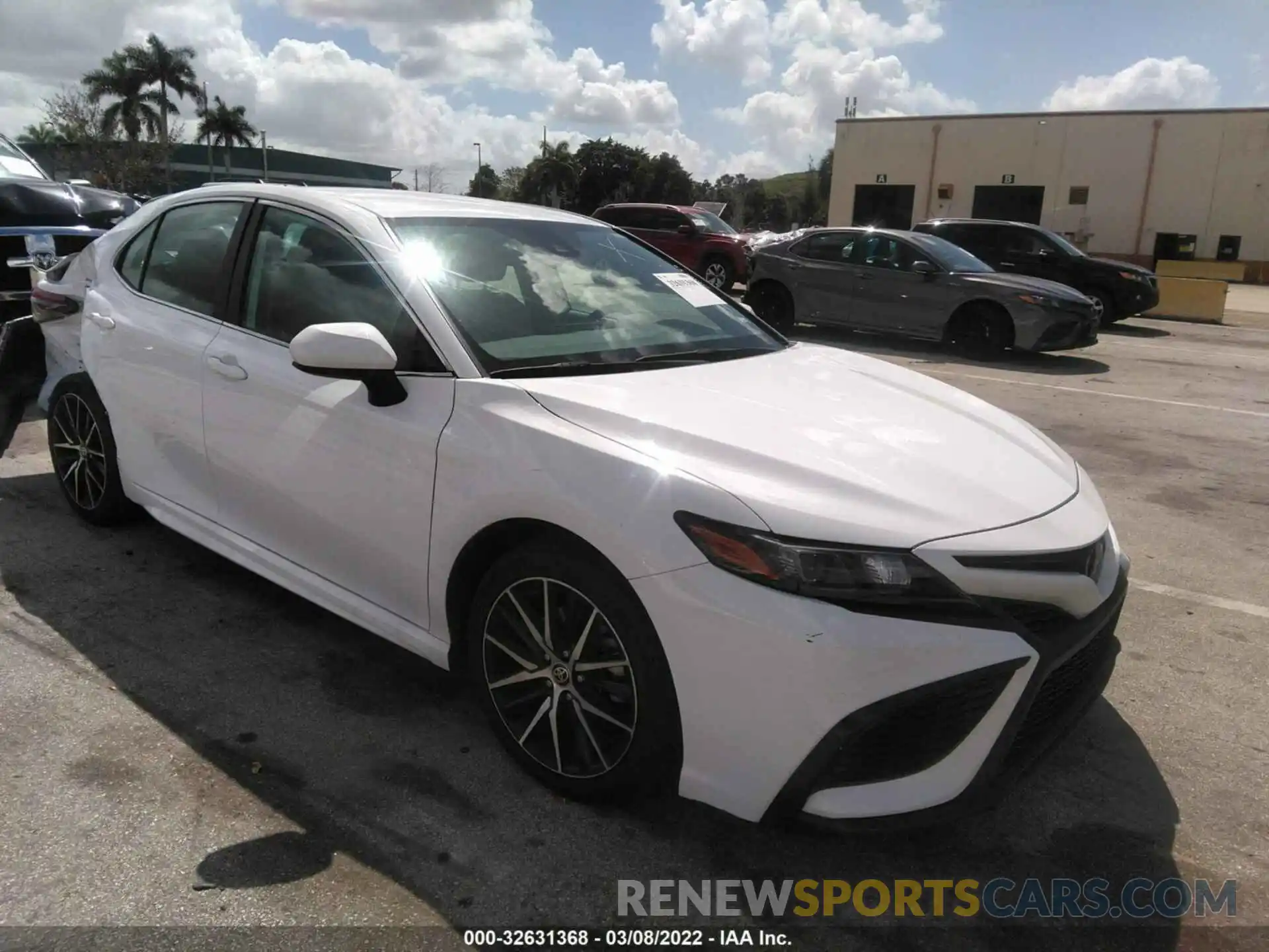 1 Photograph of a damaged car 4T1G11AK6MU522286 TOYOTA CAMRY 2021