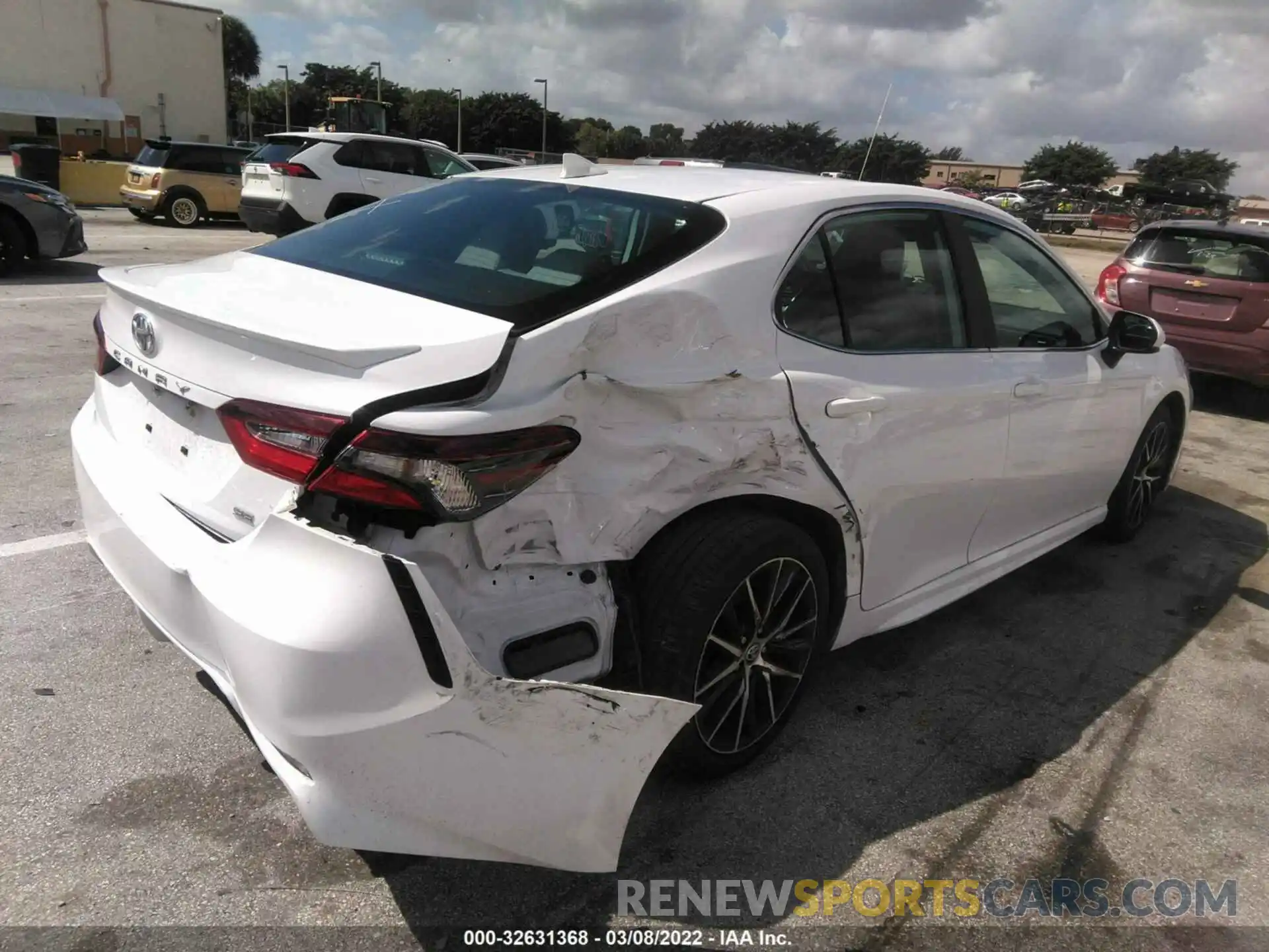 4 Photograph of a damaged car 4T1G11AK6MU522286 TOYOTA CAMRY 2021