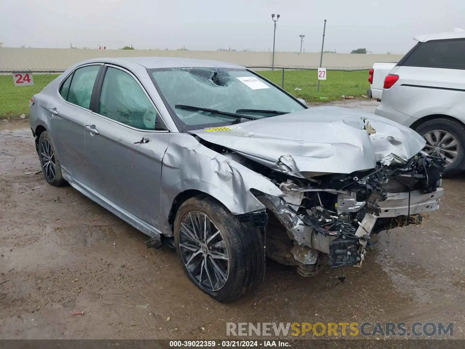 1 Photograph of a damaged car 4T1G11AK6MU522319 TOYOTA CAMRY 2021