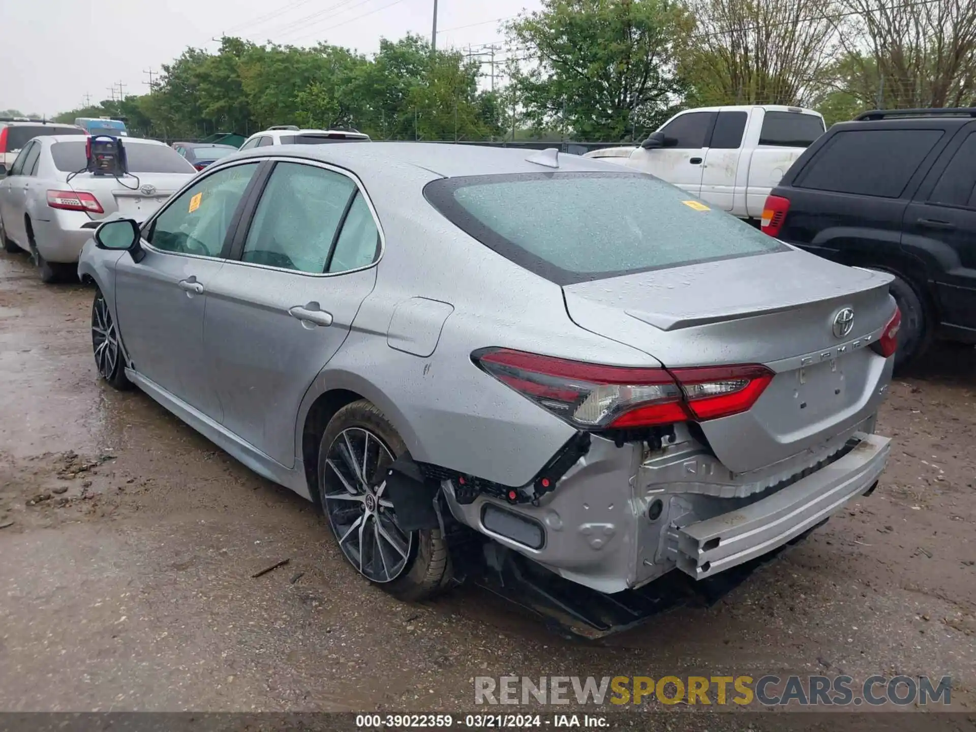 3 Photograph of a damaged car 4T1G11AK6MU522319 TOYOTA CAMRY 2021