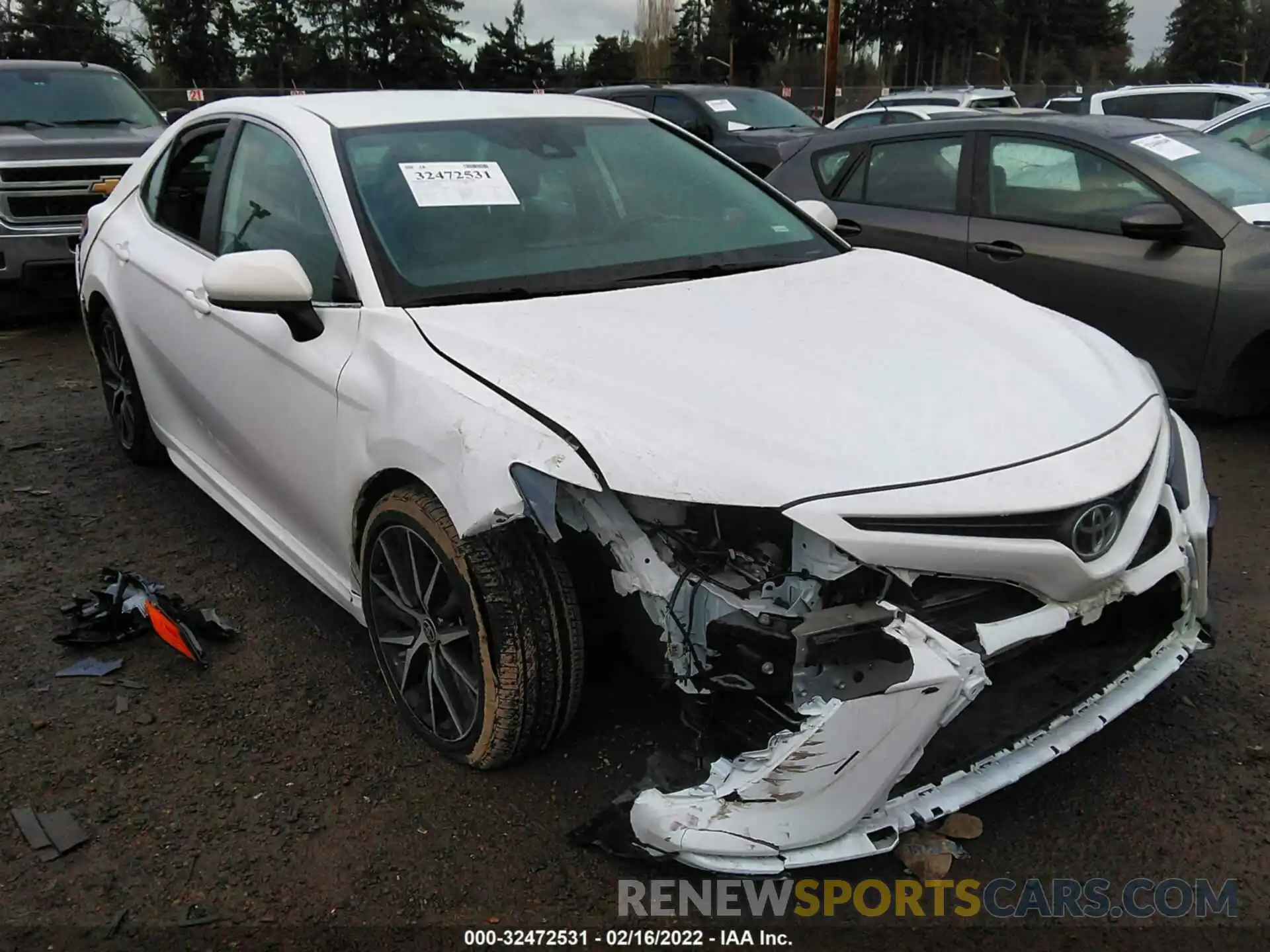 6 Photograph of a damaged car 4T1G11AK6MU524331 TOYOTA CAMRY 2021