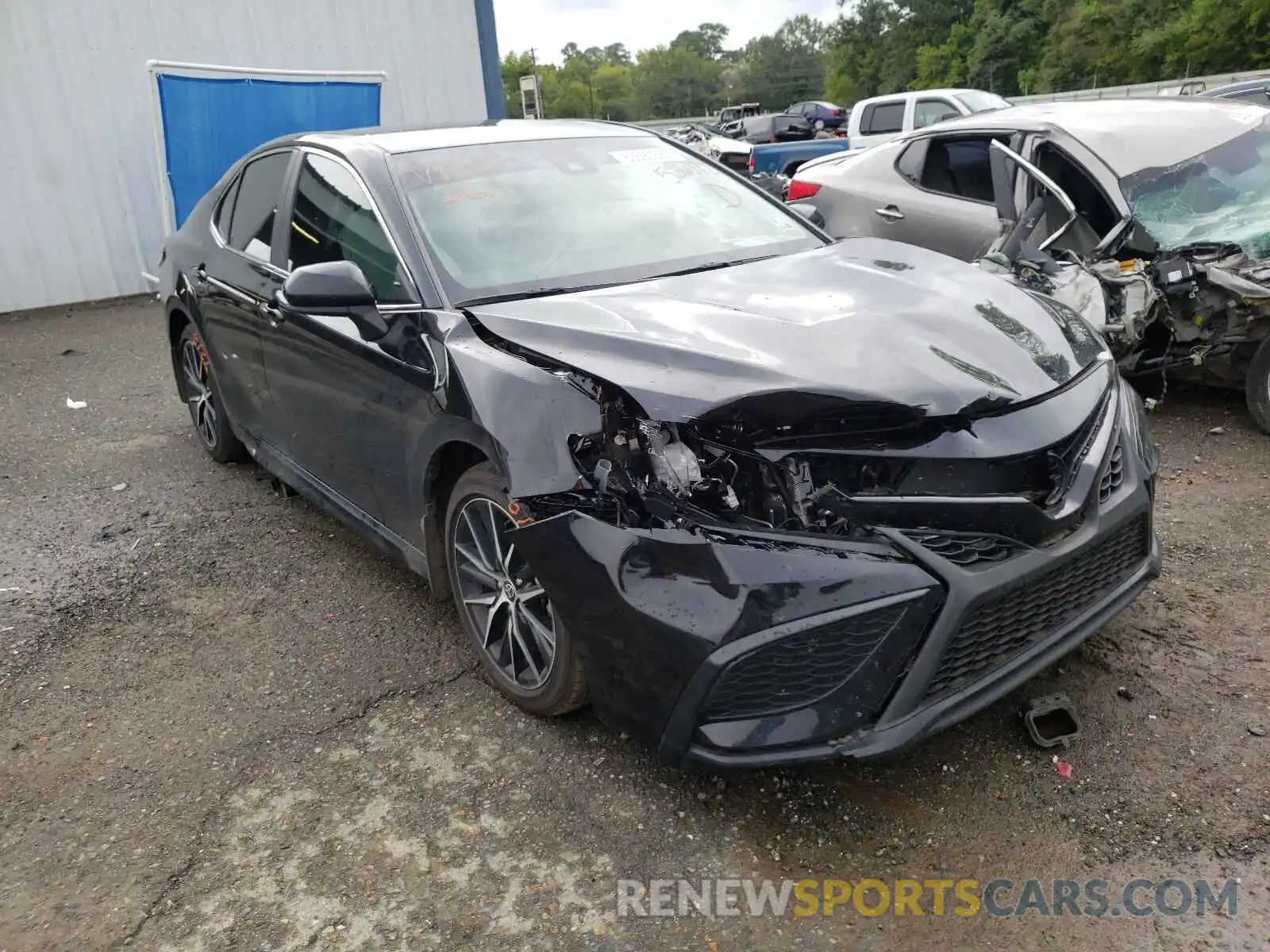 1 Photograph of a damaged car 4T1G11AK6MU526712 TOYOTA CAMRY 2021