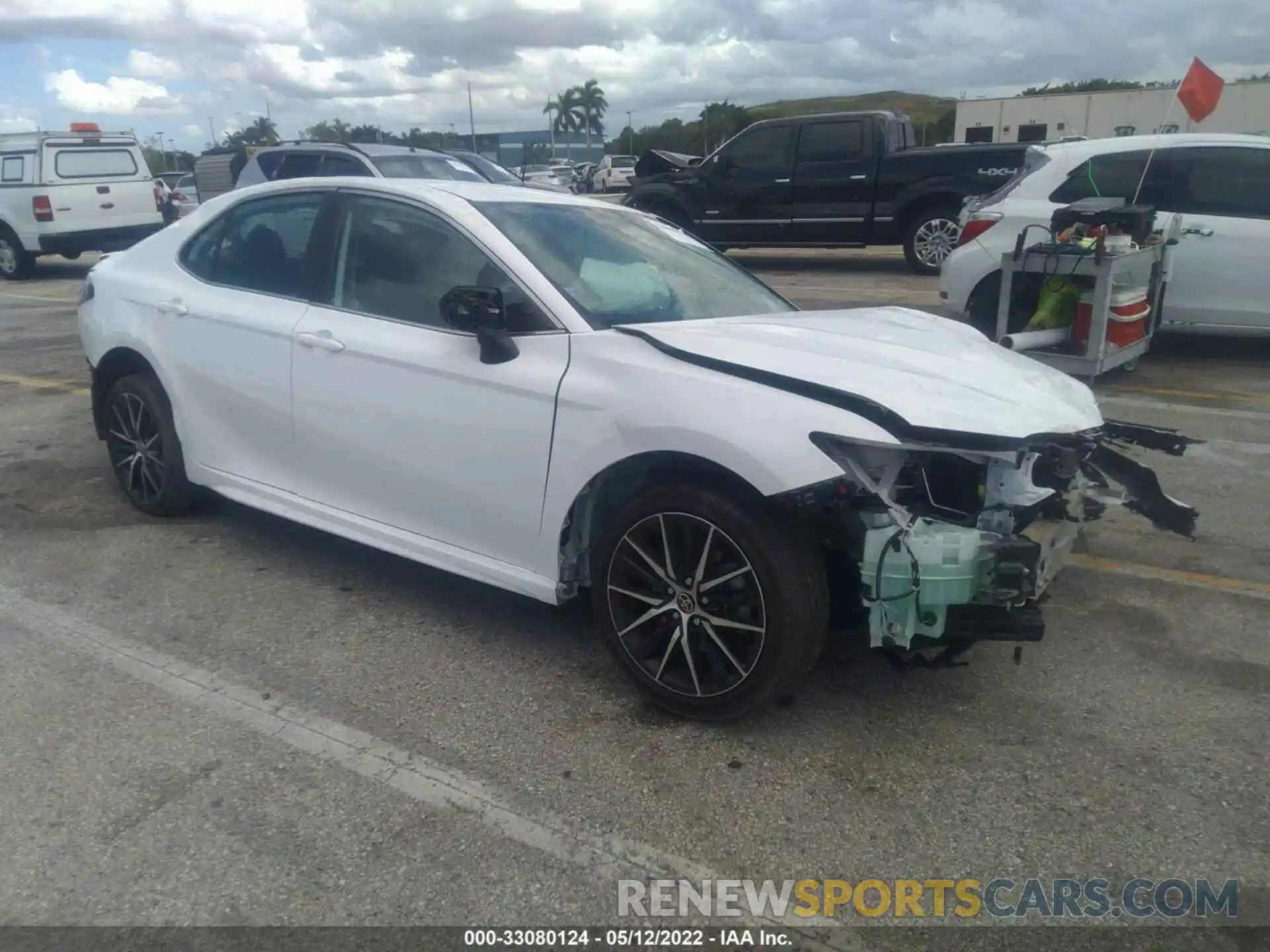 1 Photograph of a damaged car 4T1G11AK6MU528282 TOYOTA CAMRY 2021