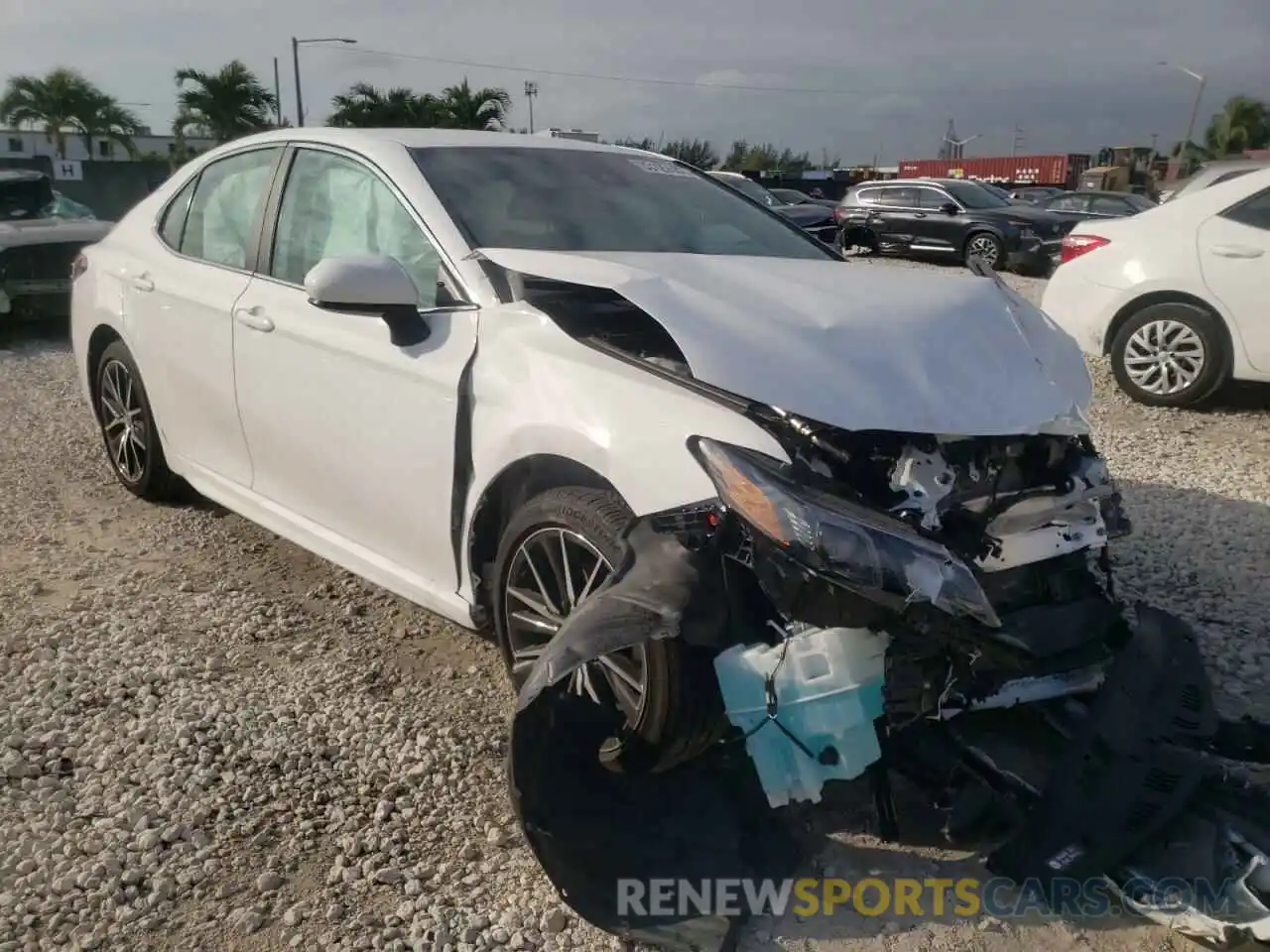 1 Photograph of a damaged car 4T1G11AK6MU529741 TOYOTA CAMRY 2021