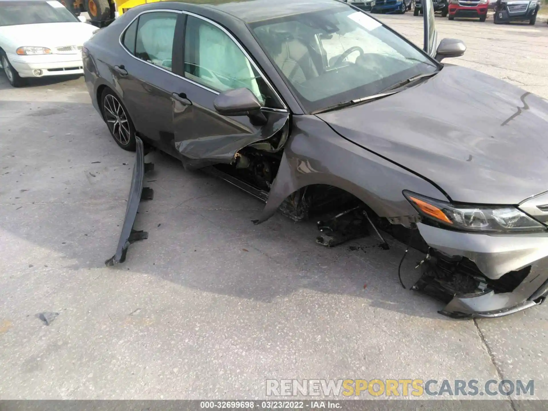 6 Photograph of a damaged car 4T1G11AK6MU539671 TOYOTA CAMRY 2021