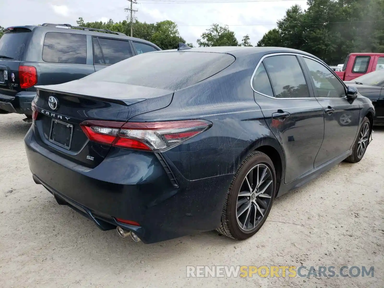 4 Photograph of a damaged car 4T1G11AK6MU540500 TOYOTA CAMRY 2021