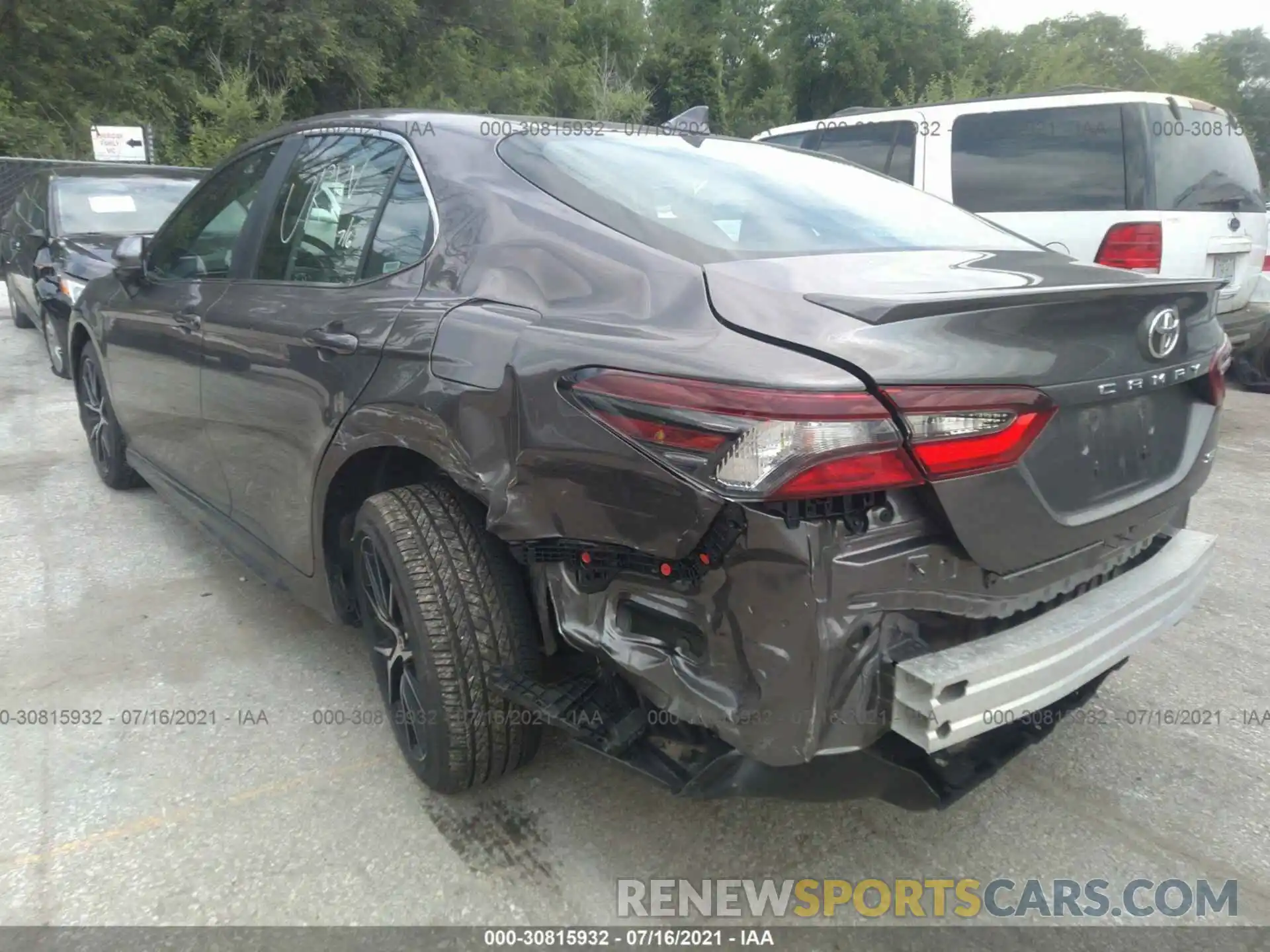 3 Photograph of a damaged car 4T1G11AK6MU544787 TOYOTA CAMRY 2021