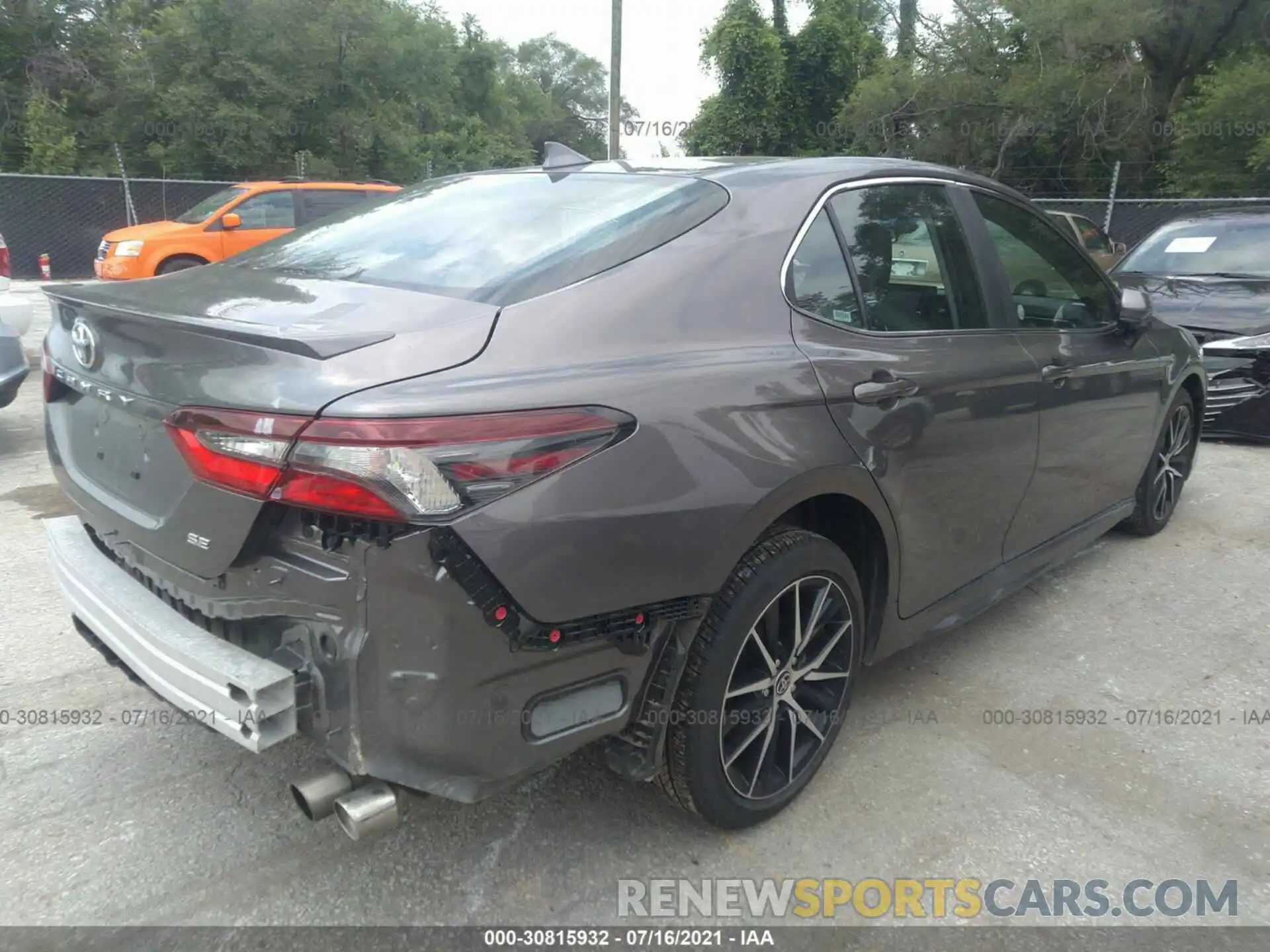 4 Photograph of a damaged car 4T1G11AK6MU544787 TOYOTA CAMRY 2021