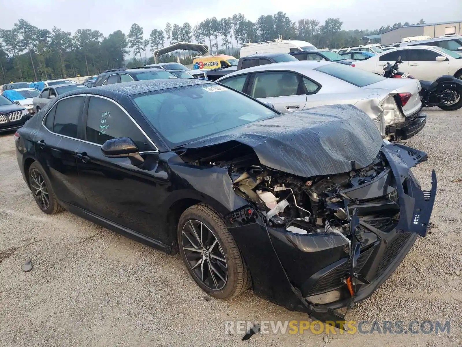 1 Photograph of a damaged car 4T1G11AK6MU545048 TOYOTA CAMRY 2021