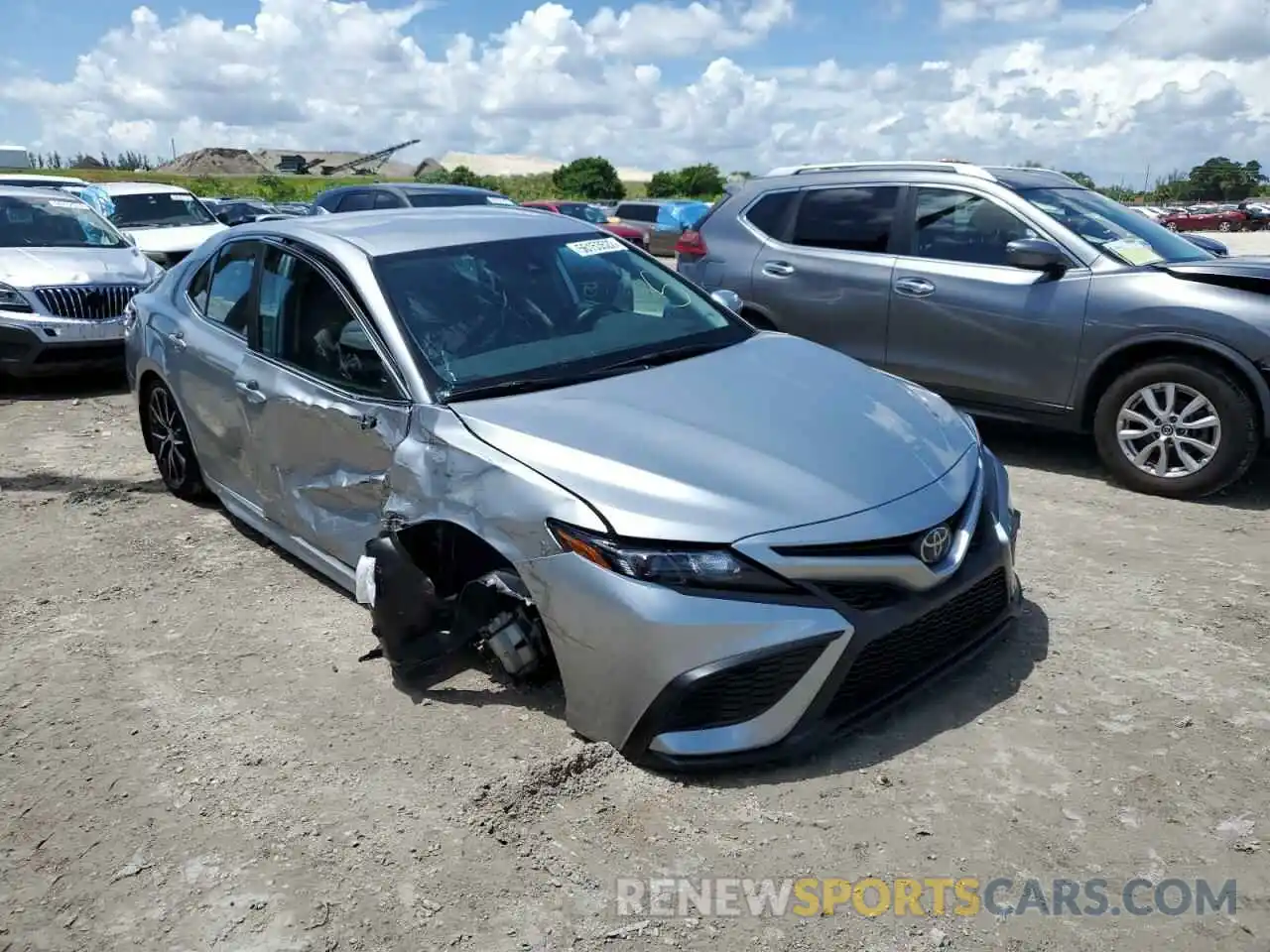 1 Photograph of a damaged car 4T1G11AK6MU545454 TOYOTA CAMRY 2021