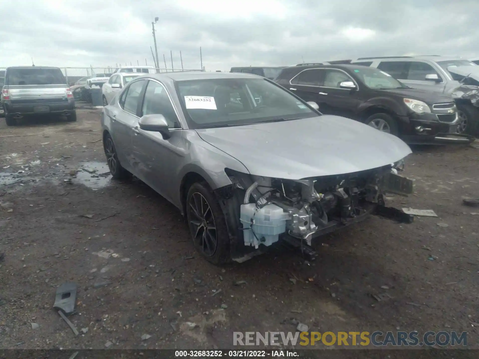 1 Photograph of a damaged car 4T1G11AK6MU550251 TOYOTA CAMRY 2021