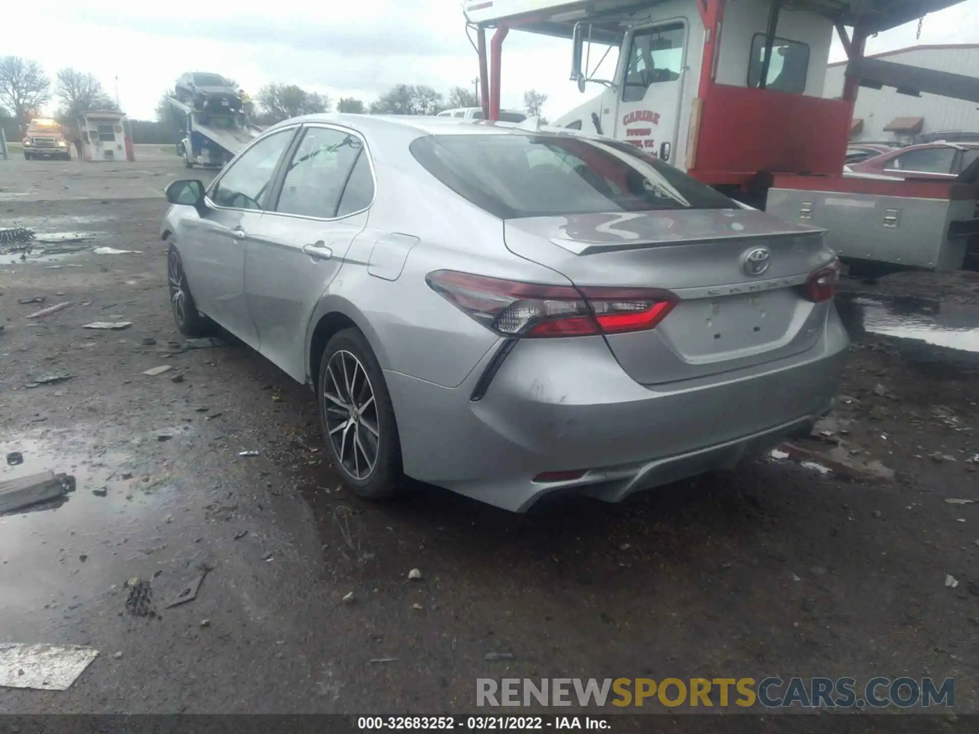 3 Photograph of a damaged car 4T1G11AK6MU550251 TOYOTA CAMRY 2021