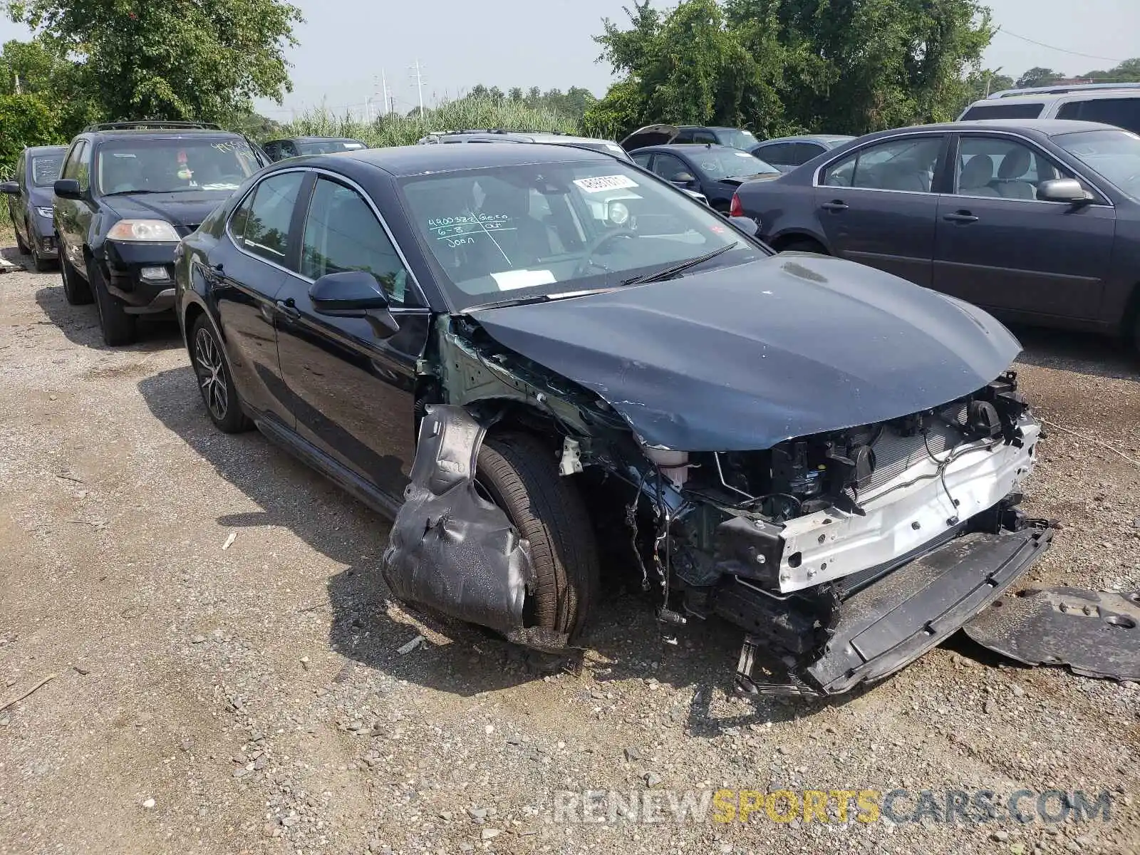 1 Photograph of a damaged car 4T1G11AK6MU557152 TOYOTA CAMRY 2021