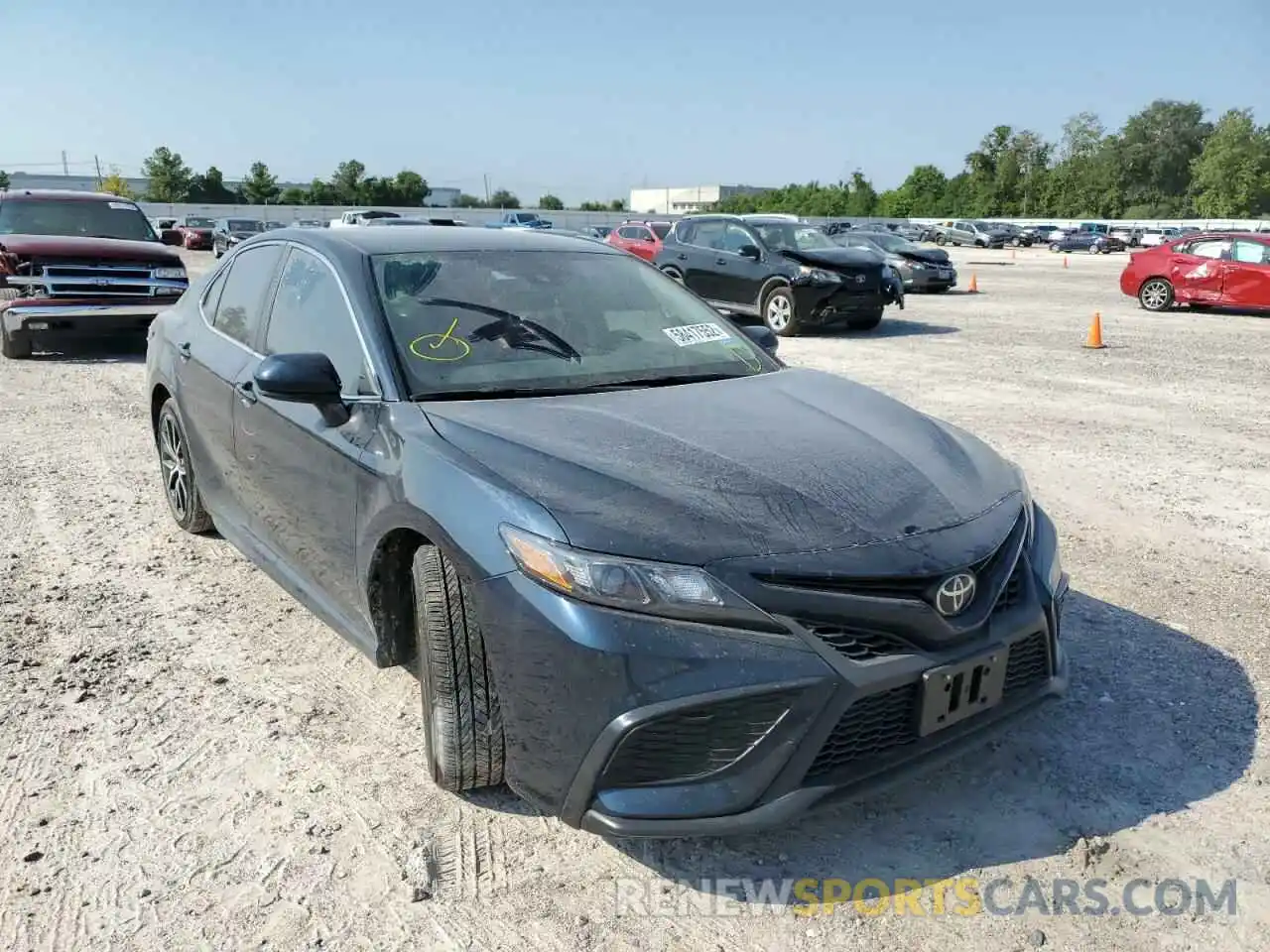 1 Photograph of a damaged car 4T1G11AK6MU557362 TOYOTA CAMRY 2021