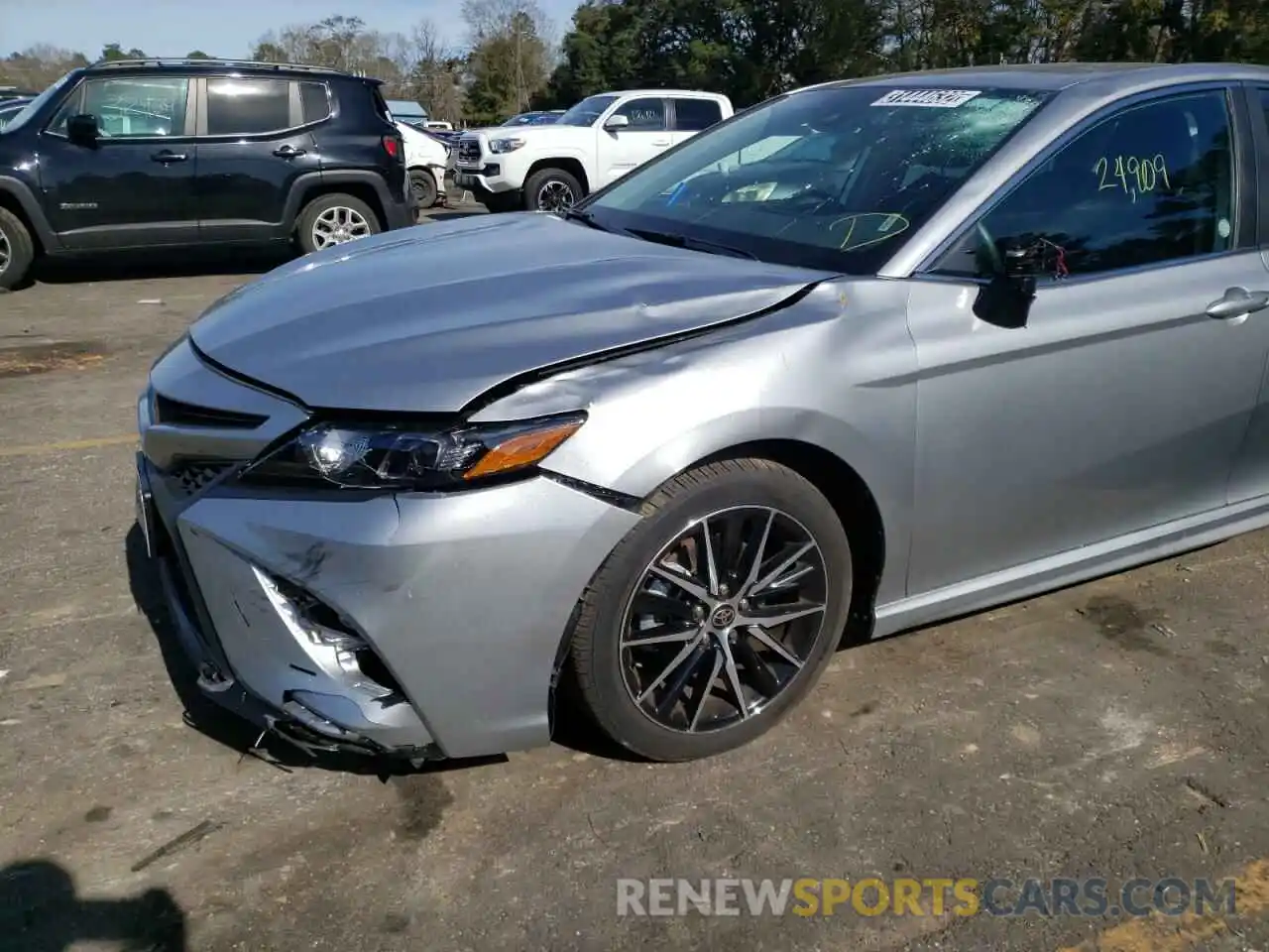 9 Photograph of a damaged car 4T1G11AK6MU560925 TOYOTA CAMRY 2021