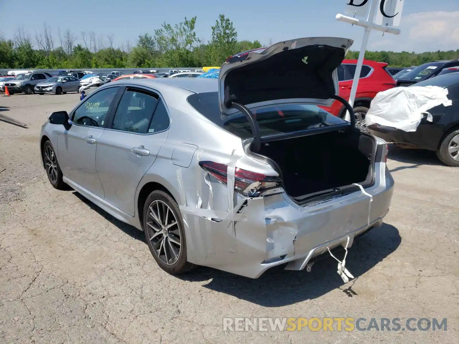 3 Photograph of a damaged car 4T1G11AK6MU560956 TOYOTA CAMRY 2021