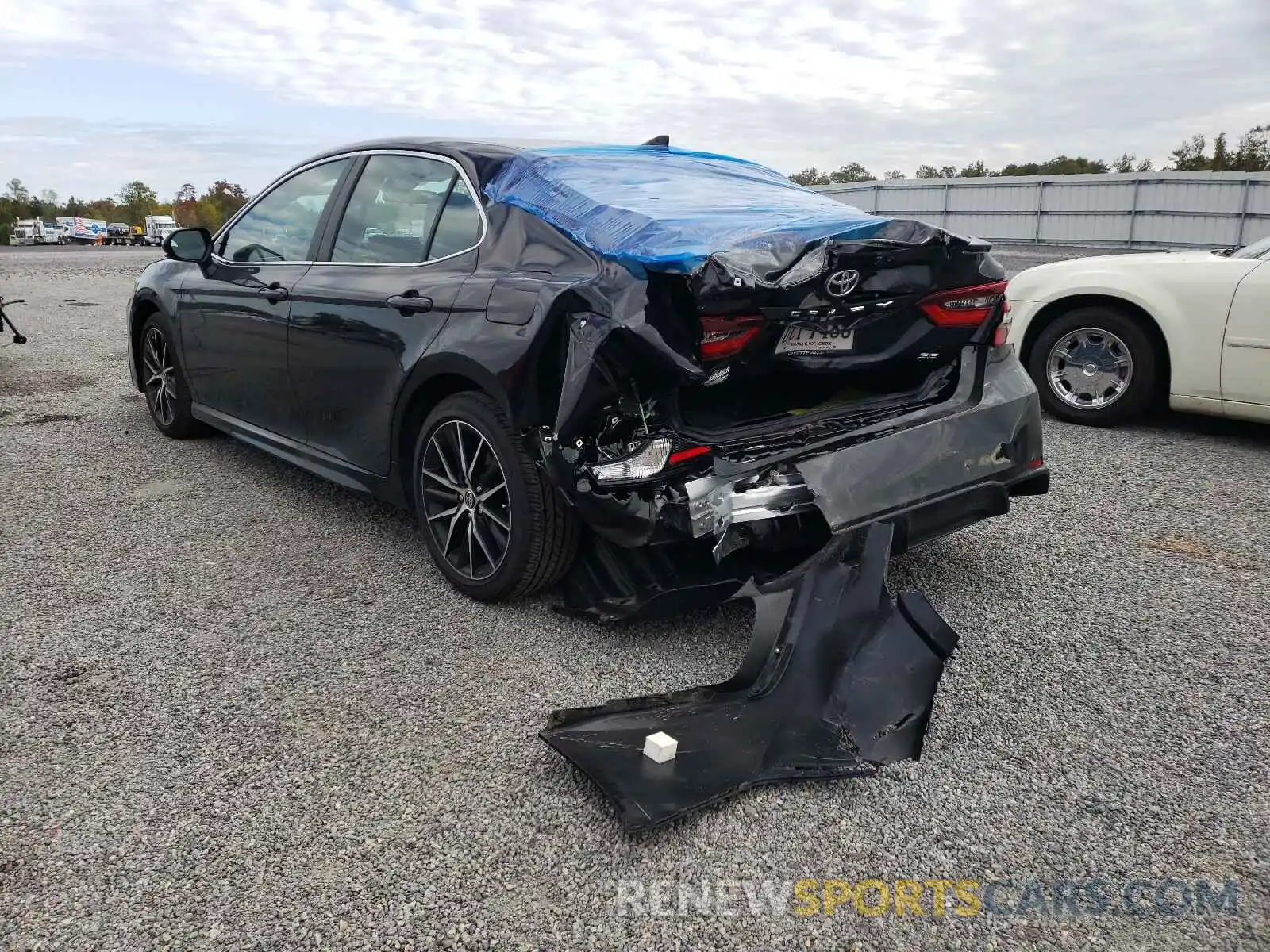 3 Photograph of a damaged car 4T1G11AK6MU572072 TOYOTA CAMRY 2021