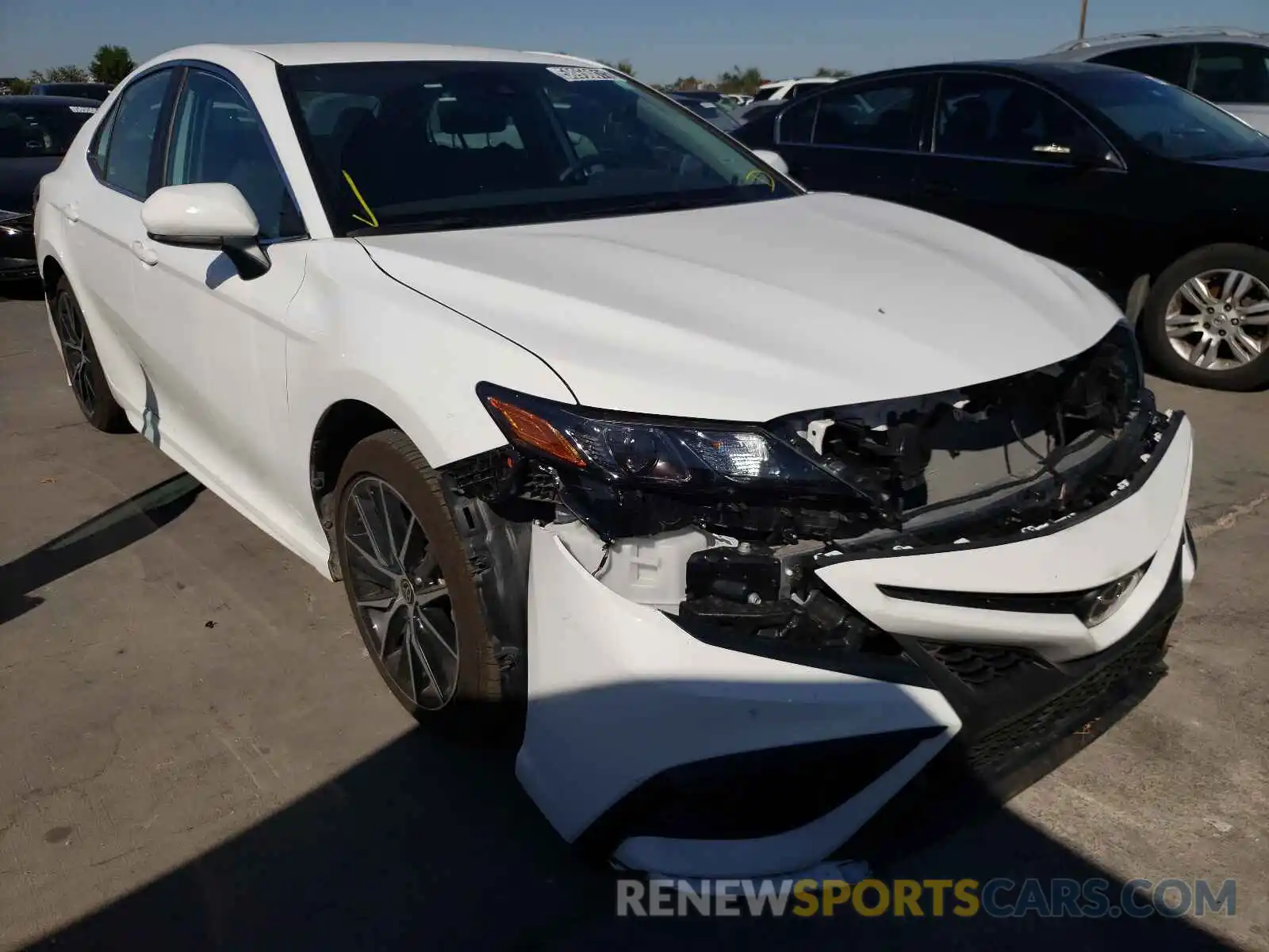 1 Photograph of a damaged car 4T1G11AK6MU576154 TOYOTA CAMRY 2021