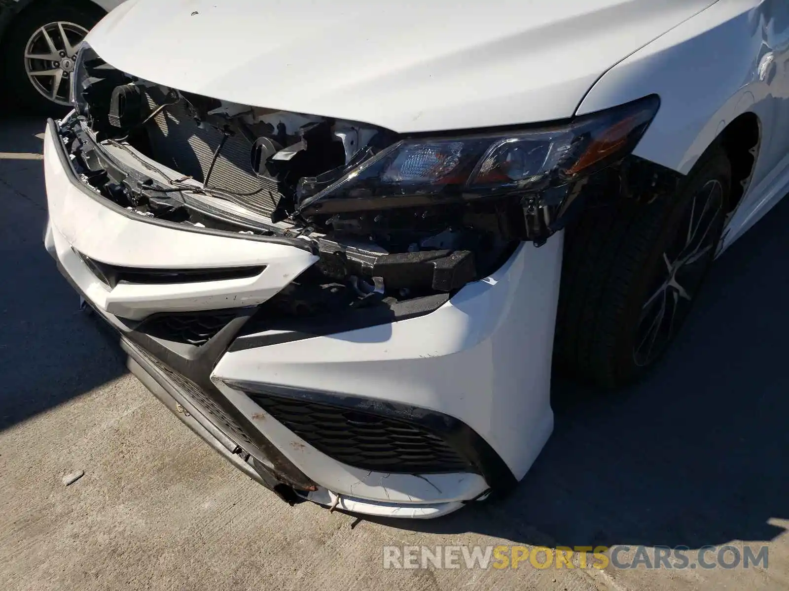 9 Photograph of a damaged car 4T1G11AK6MU576154 TOYOTA CAMRY 2021